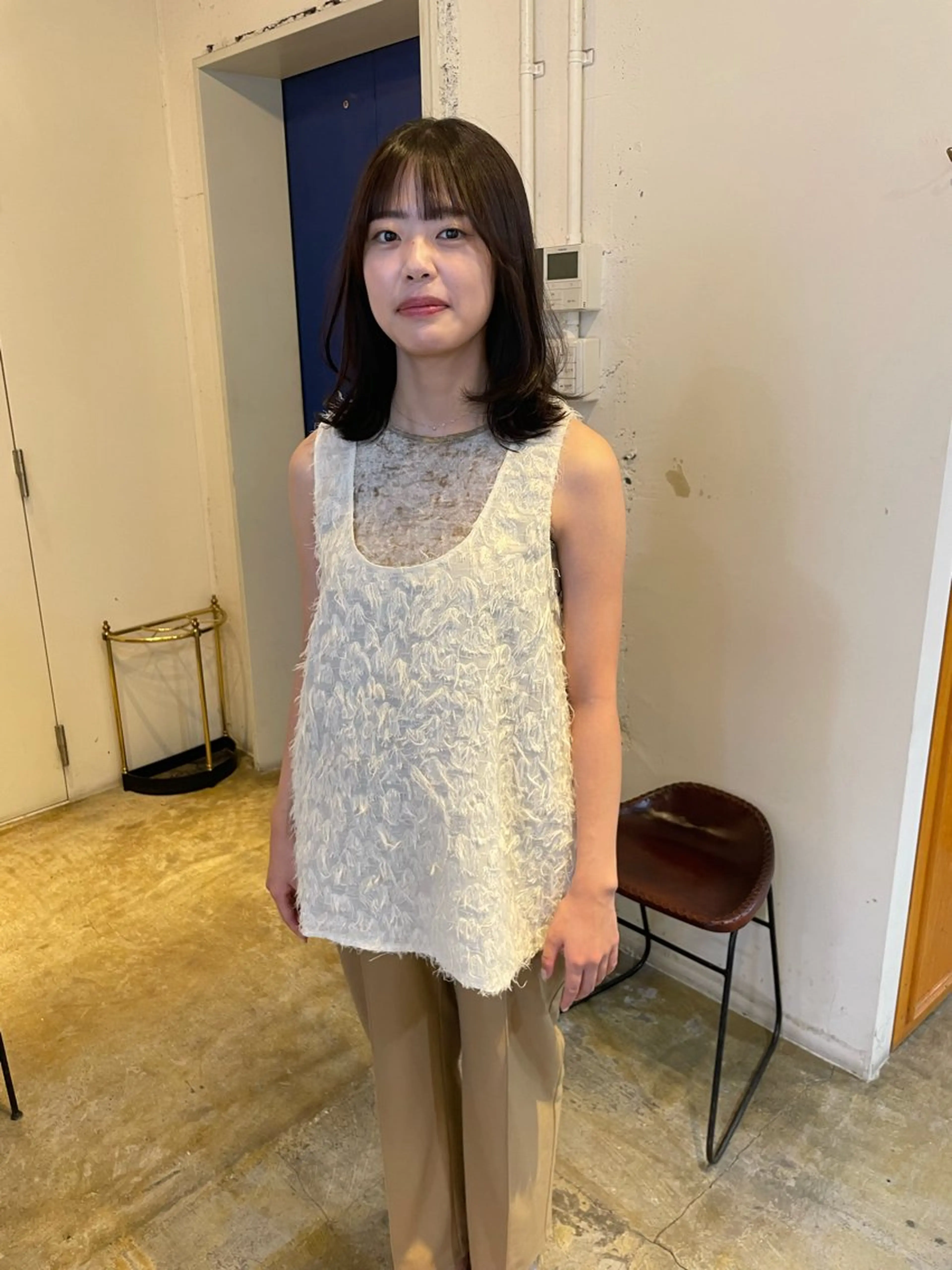 ミディアム カラー ミディアムレイヤー レイヤーカット カット ヘアカラー トリートメント MIOベージュカラー 柔らかいカラーのヘアスタイル