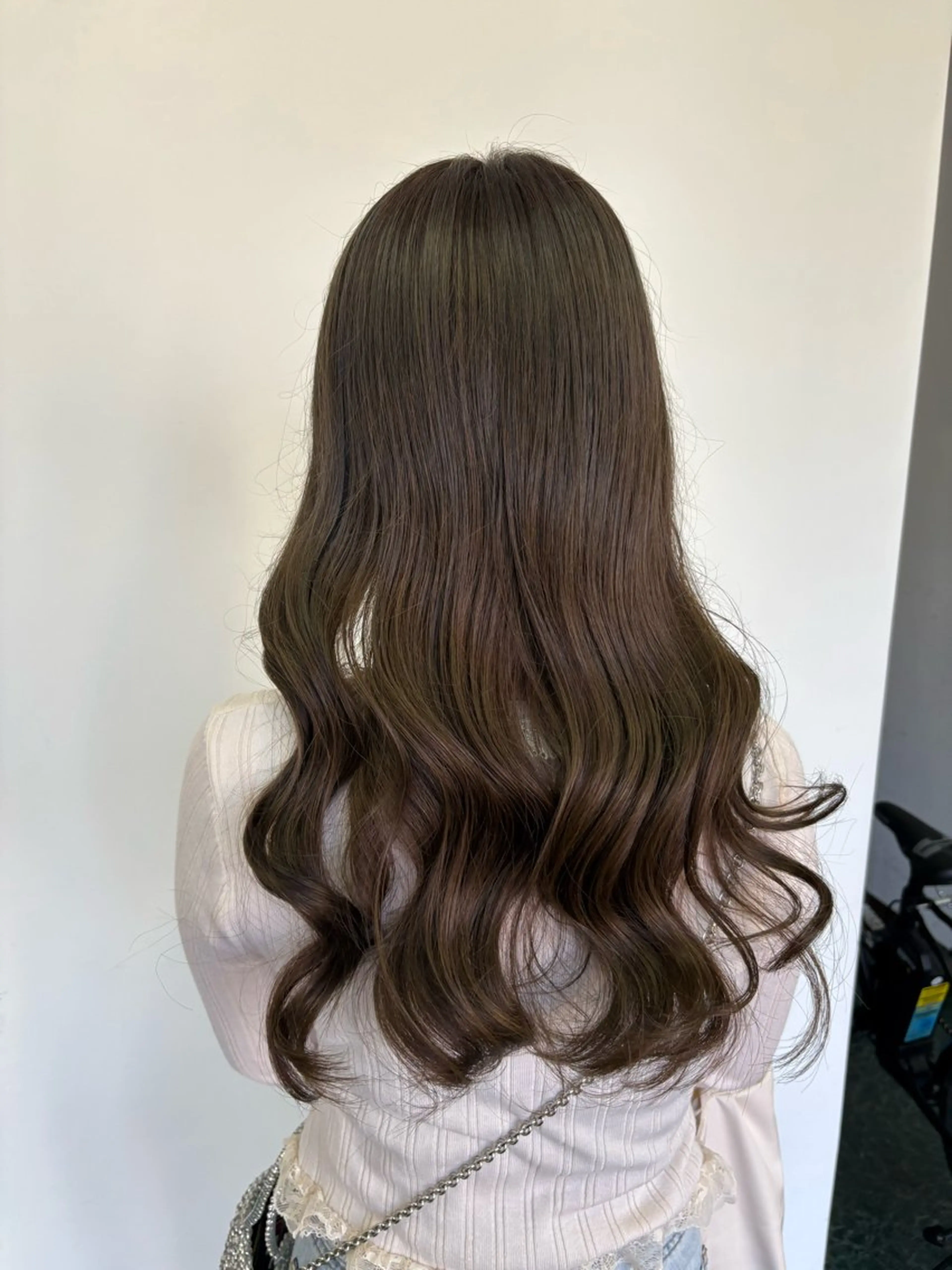 ロング カラー ブリーチ 透明感カラー グレージュ ブリーチなしカラー オリーブグレージュ ヘアカラー トリートメント saya (サヤ)のヘアスタイル