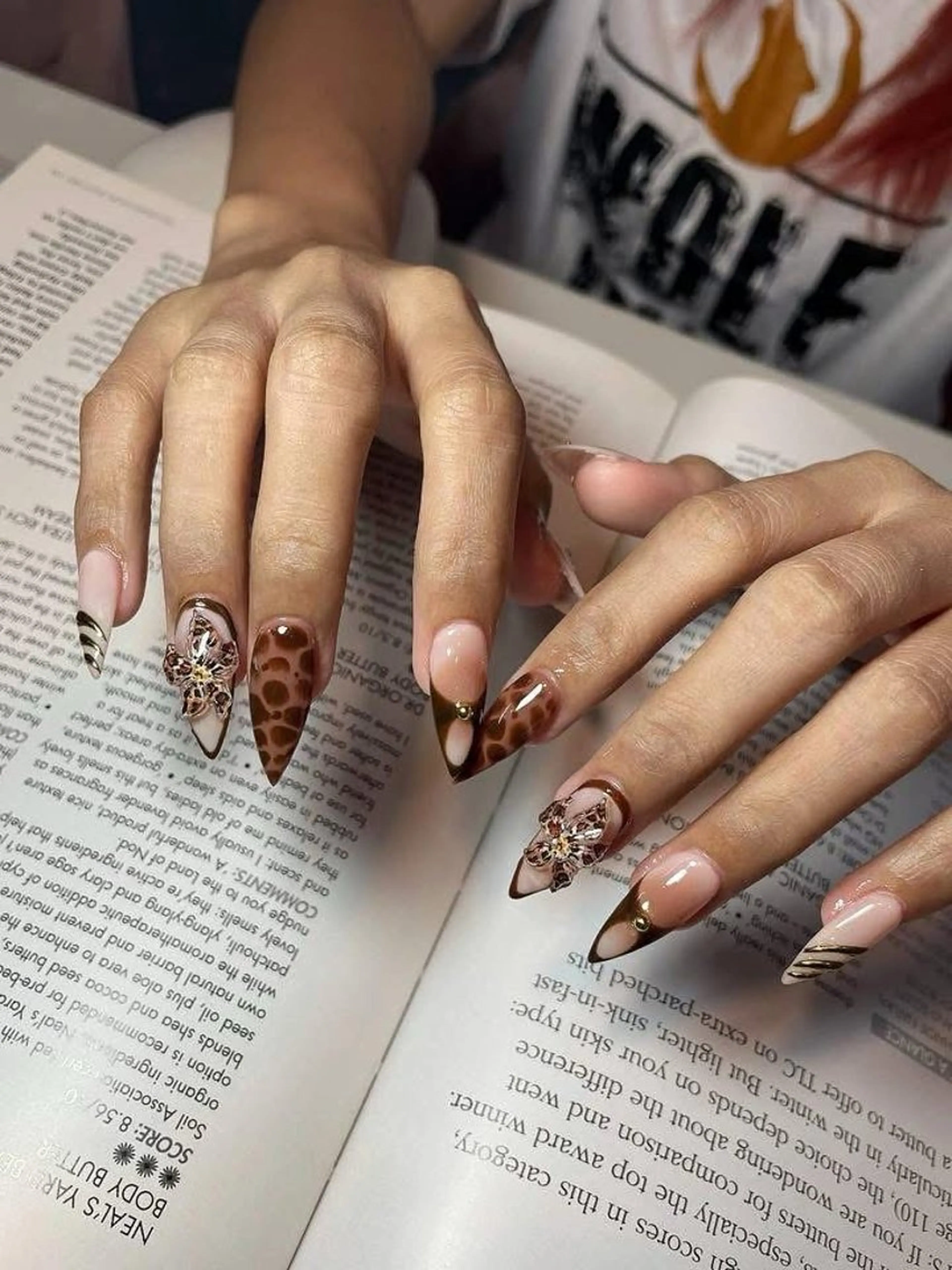 ネイル オーロラネイル ブルー チークネイル 長さ出し フットネイル ハンドネイル JIN 168 新大久保のネイルデザイン