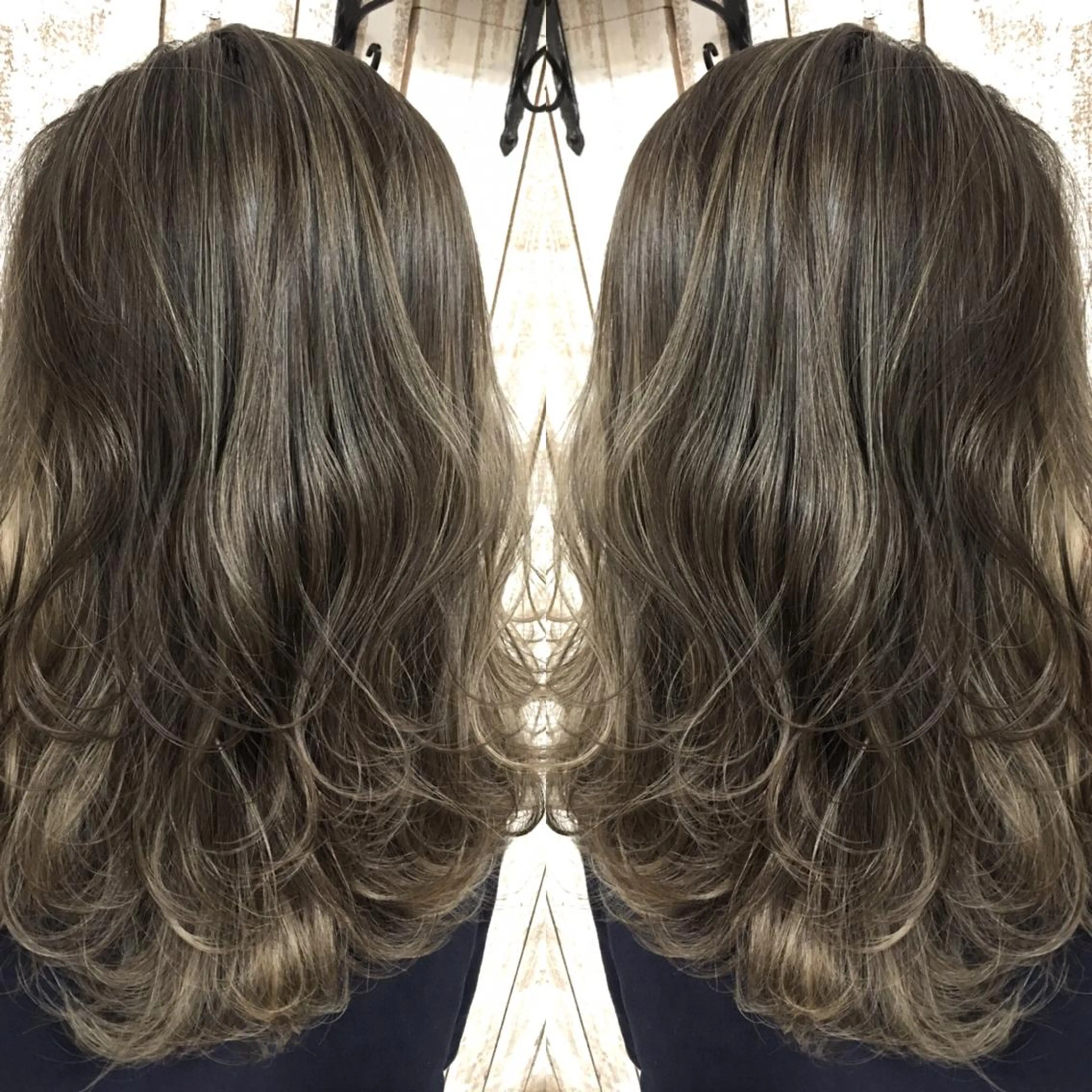 セミロング カラー バレイヤージュ レイヤーカット ヘアカラー トリートメント 井上 一平のヘアスタイル