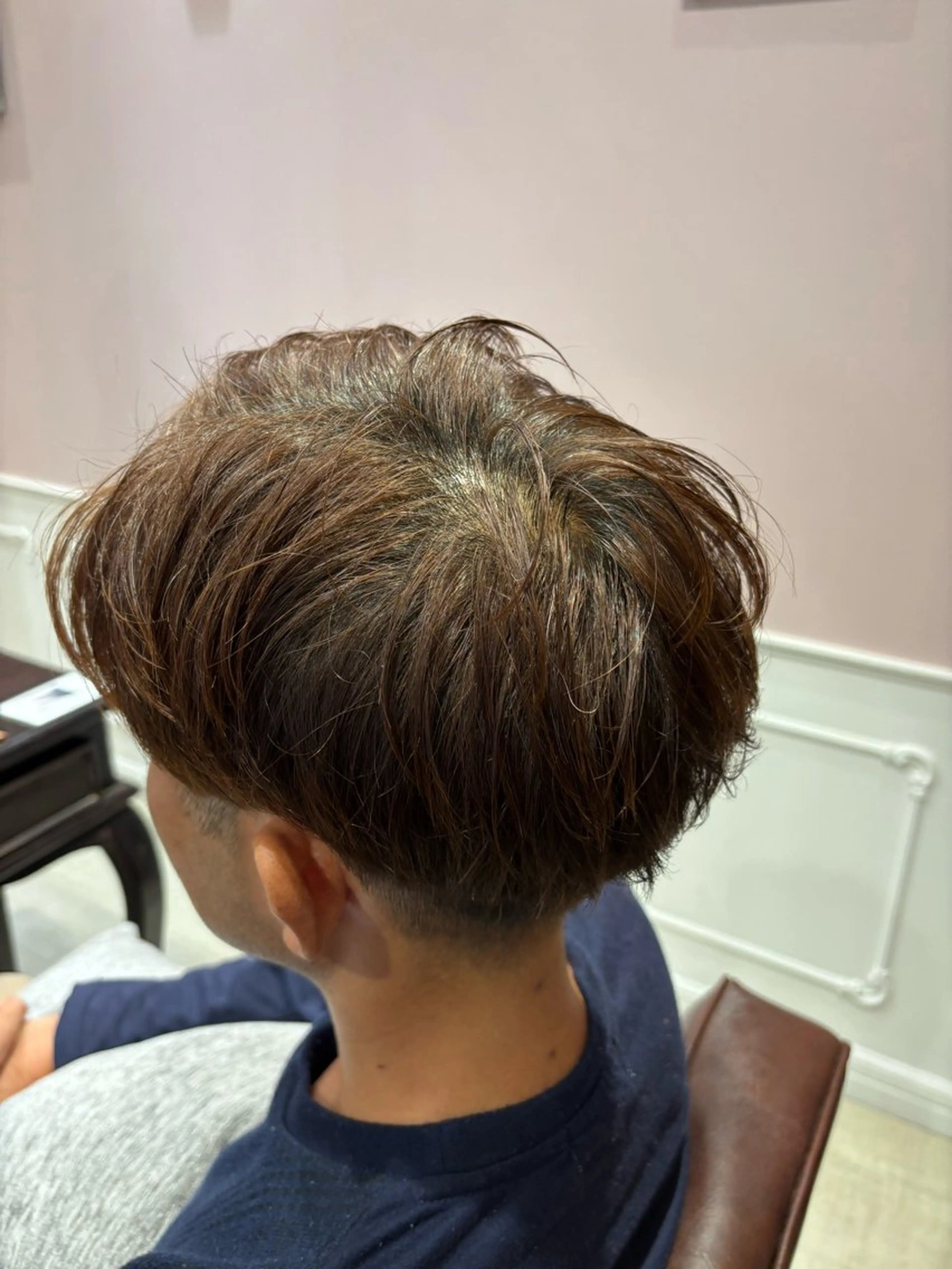 ショート ツヤ感カラーレイヤー カット川野莉空のヘアスタイル