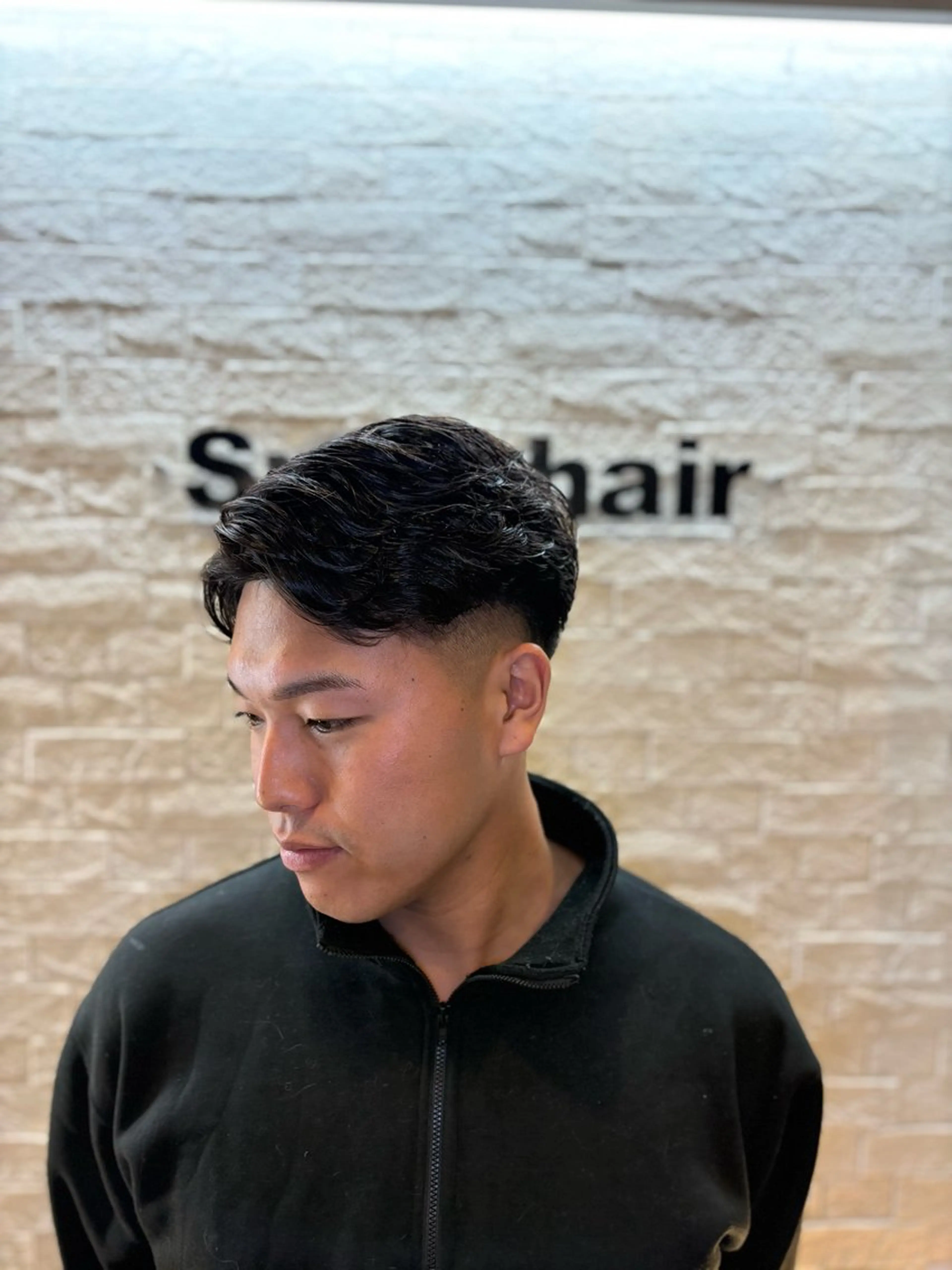 ショート パーマ メンズ フェードカット メンズパーマ カット メンズカットNo,1 小池 魔裟斗のヘアスタイル