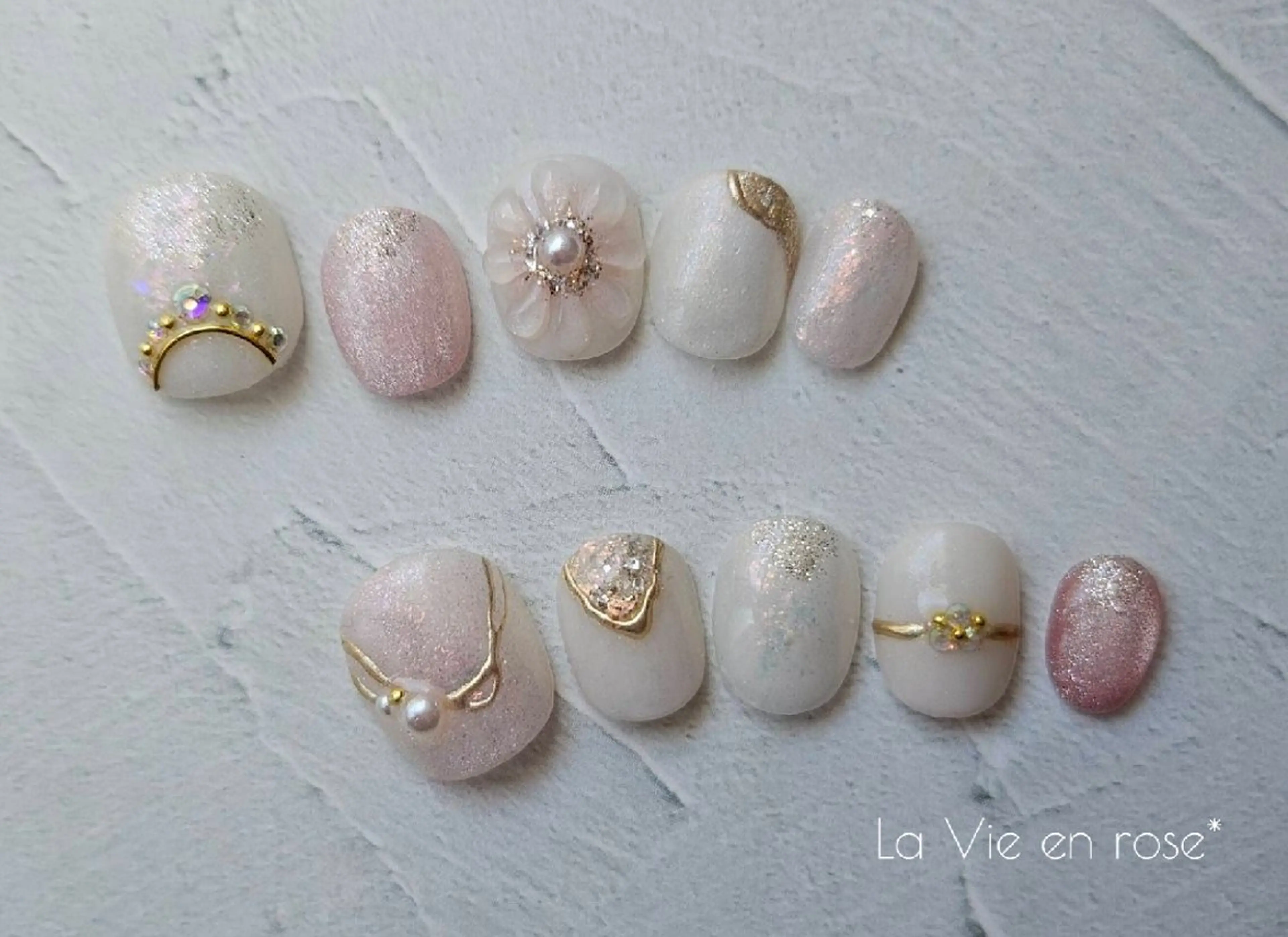 ネイル ネイルチップ ブライダルネイル ラヴィアン ローズのネイルデザイン