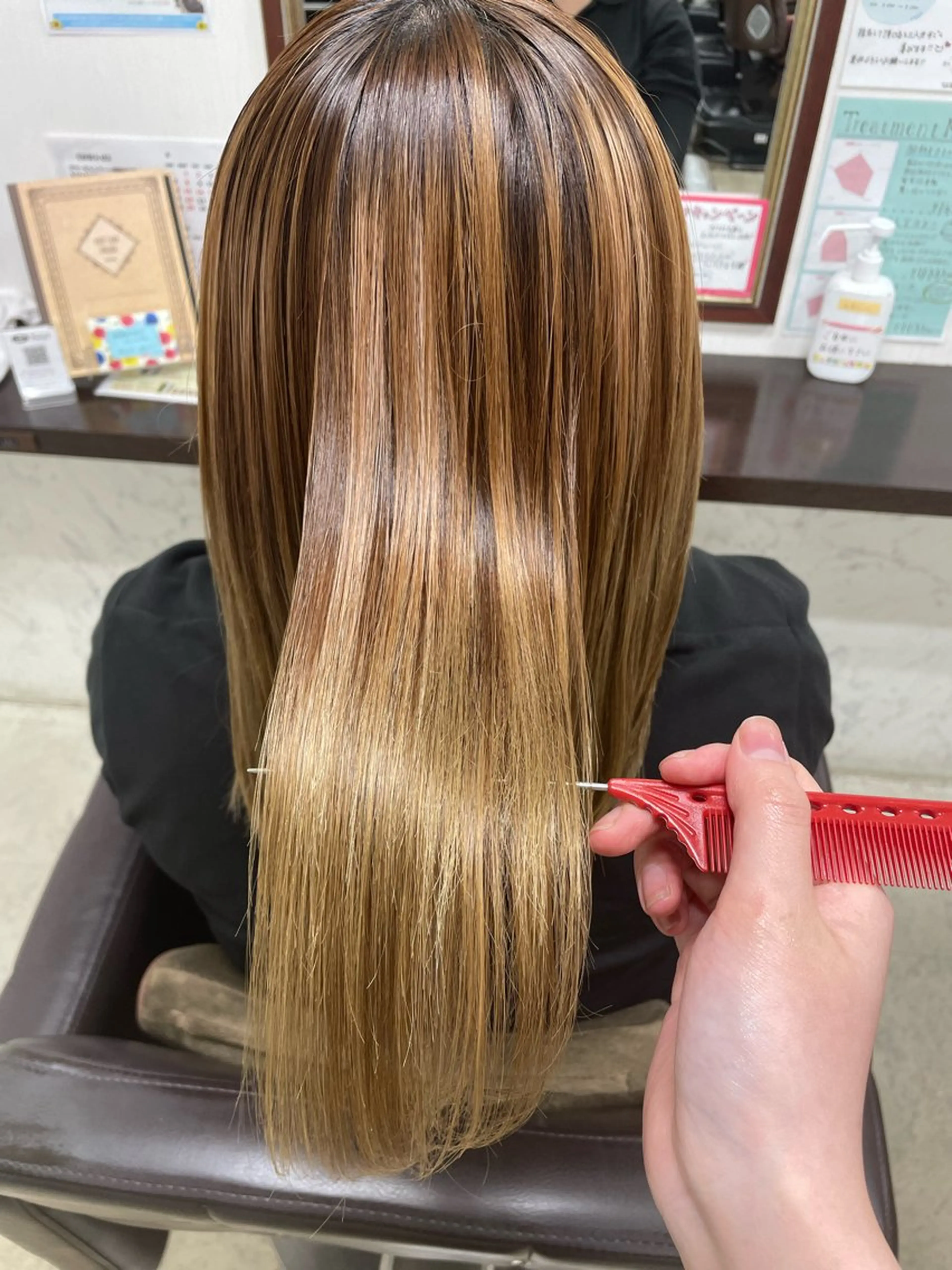 セミロング カラー 𝐒𝐇𝐔𝐑𝐈 🦋艶カラー🦋のヘアスタイル