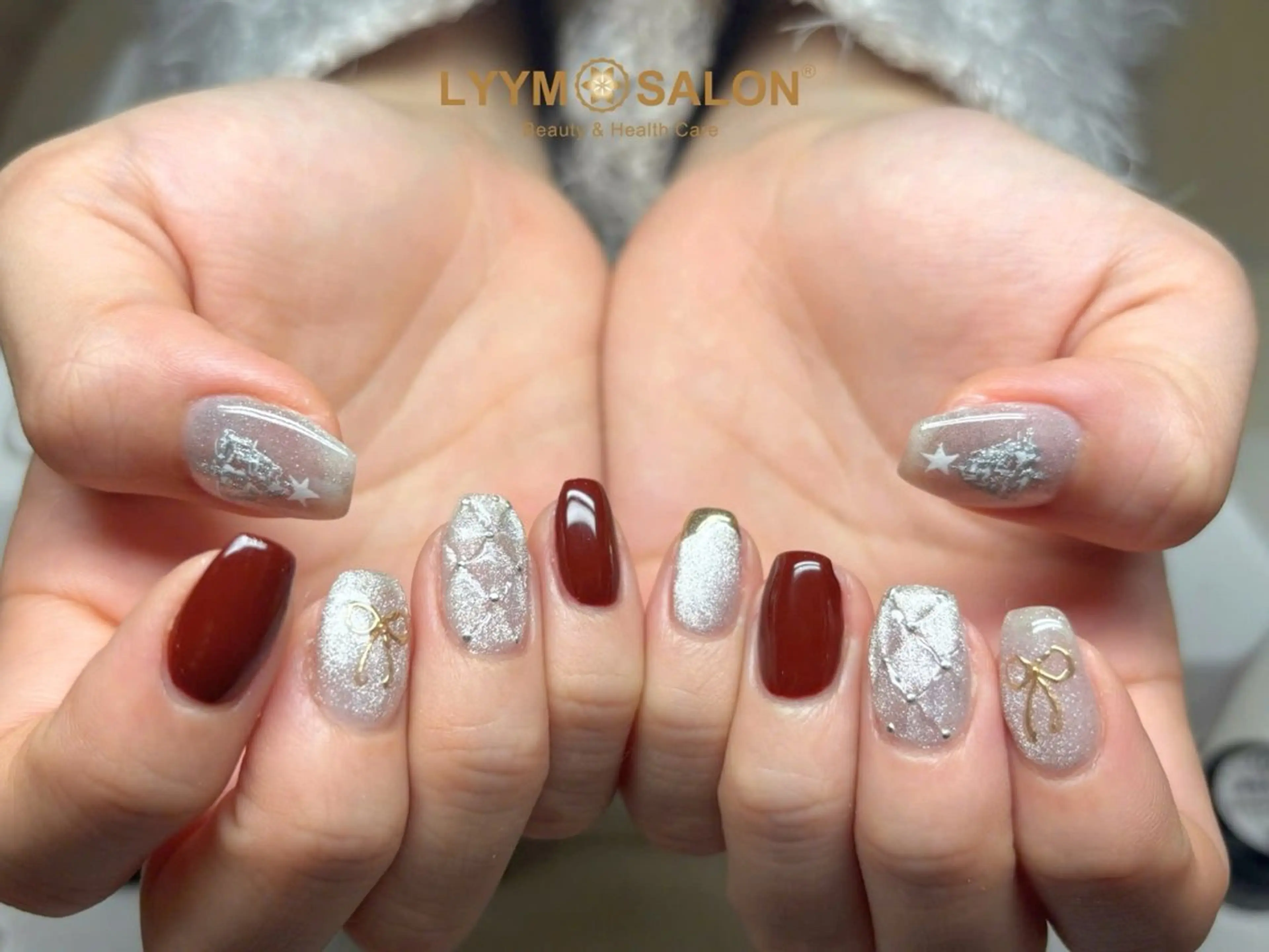 ネイル キラキラネイル 韓国ネイル ラメ(グリッター) 赤色 リボン LYYM Salonのネイルデザイン