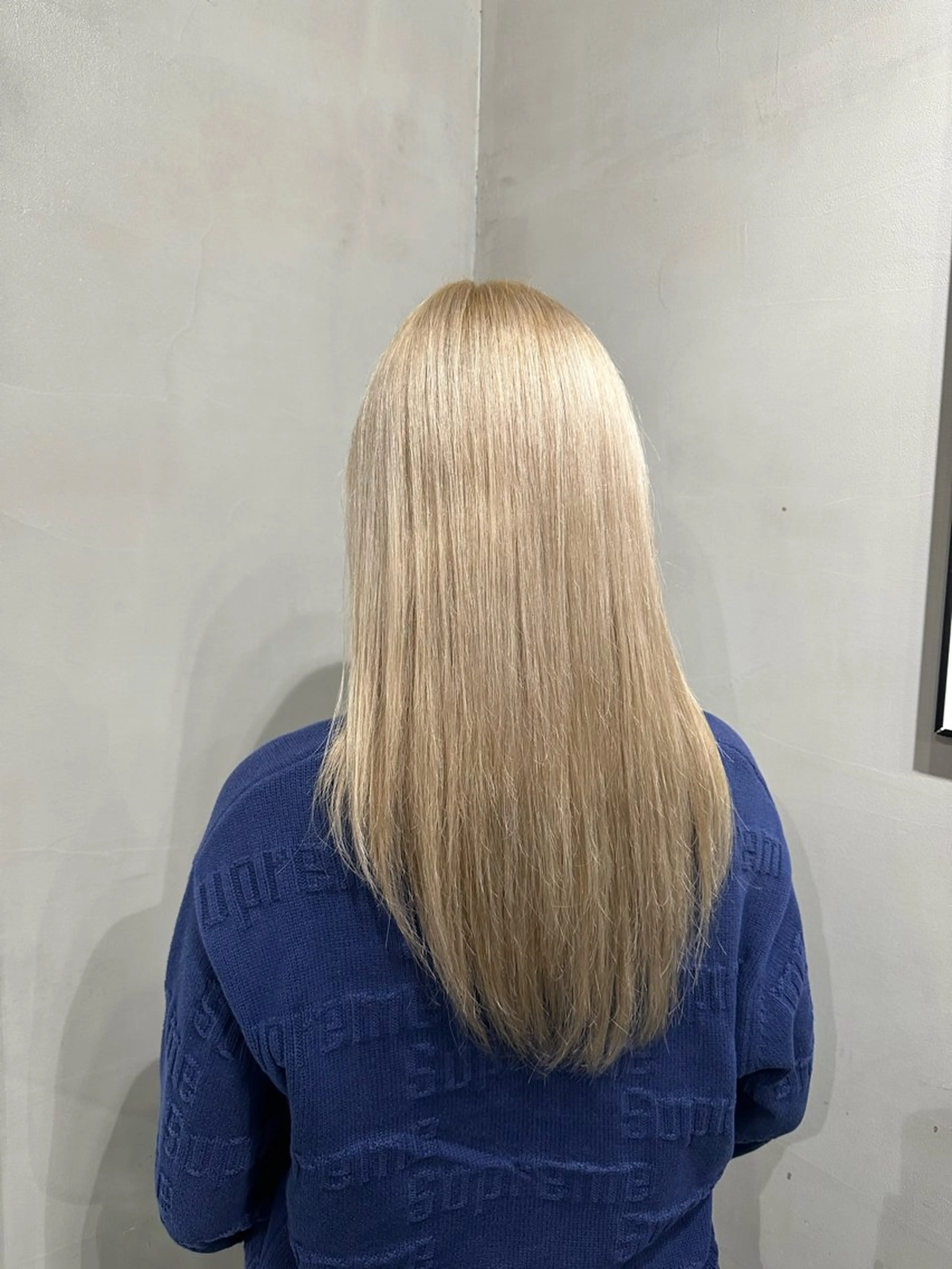 ロング カラー ベージュカラー ブロンド ブロンドベージュ 山田 翔夢のヘアスタイル