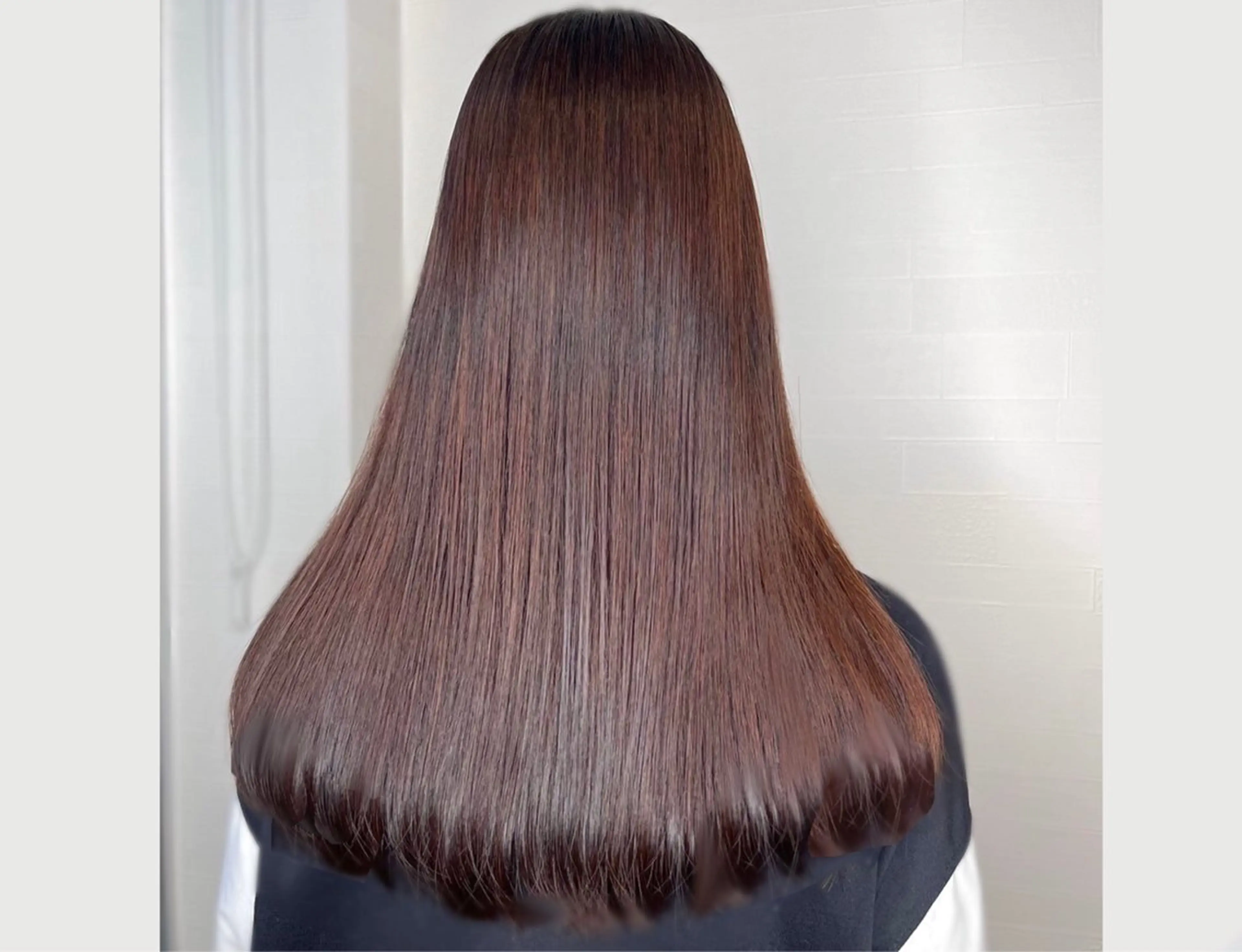 ロング 吉田 桃香のヘアスタイル