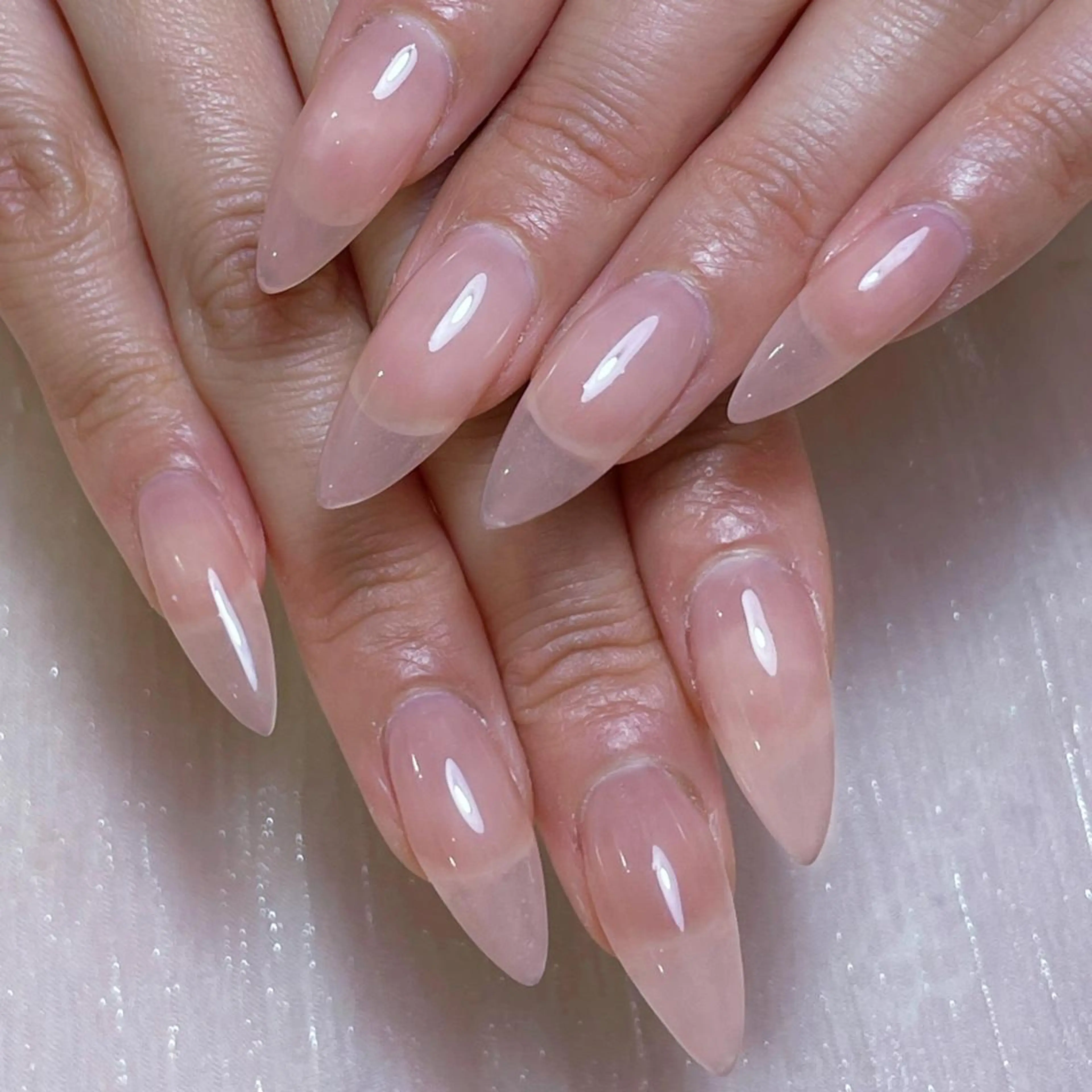 ネイル アートネイル オーロラネイル ガーリー キラキラネイル 韓国ネイル ハンドネイル Leah 💅のネイルデザイン