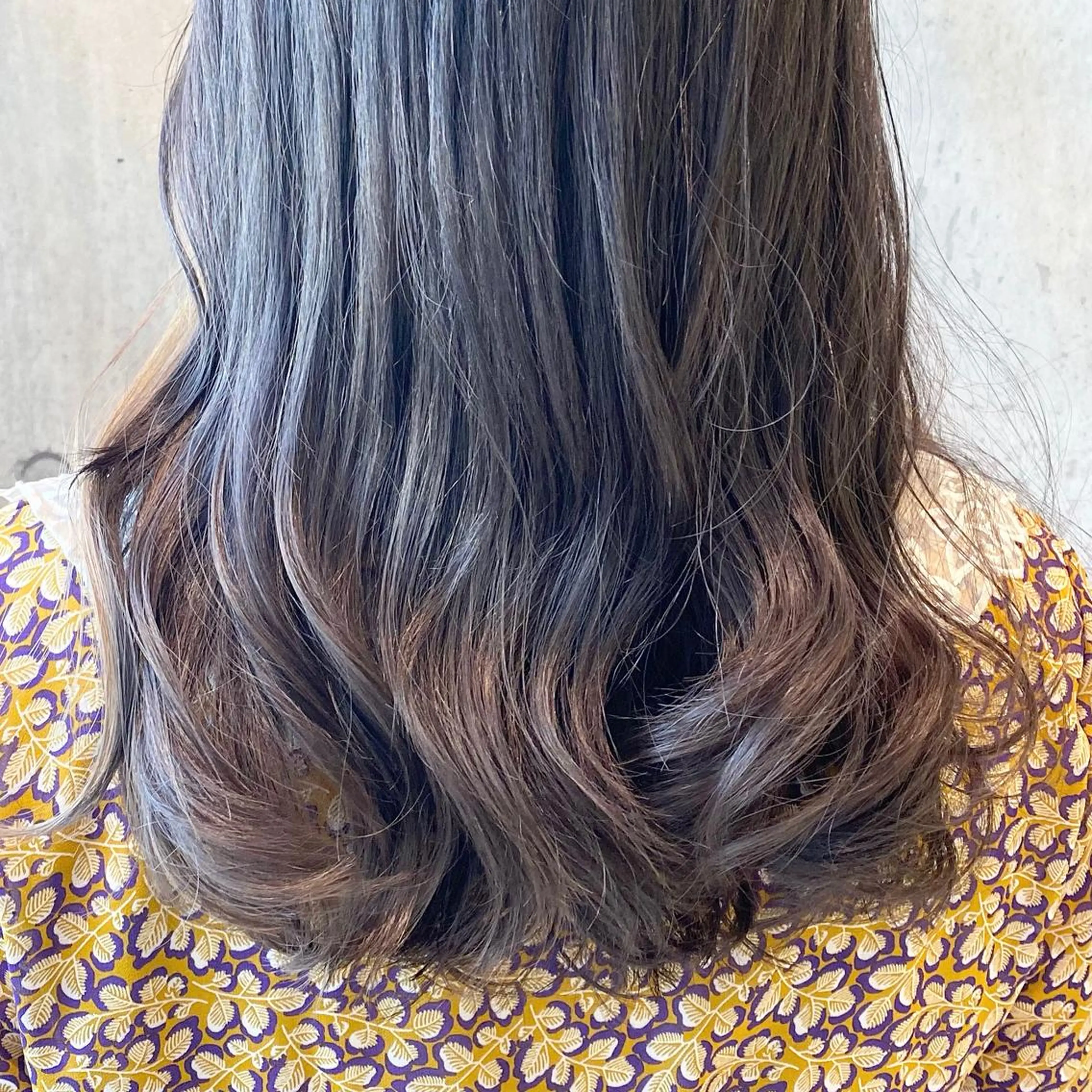 ミディアム カラー ウルフカット ハッシュカット/七海のヘアスタイル