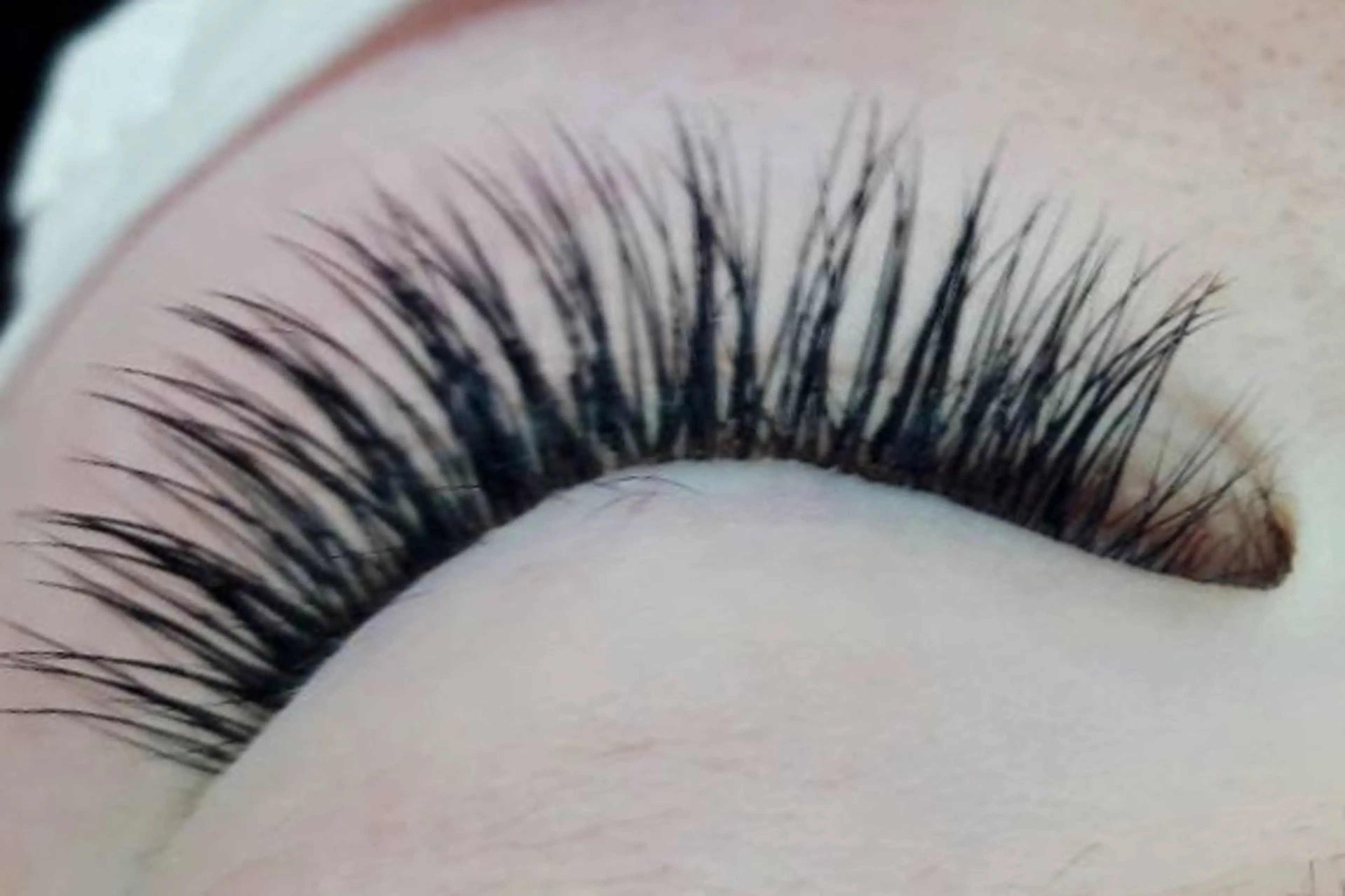 LEDフラットラッシュつけ放題オフ込み(ミニモ限定初回割)の写真