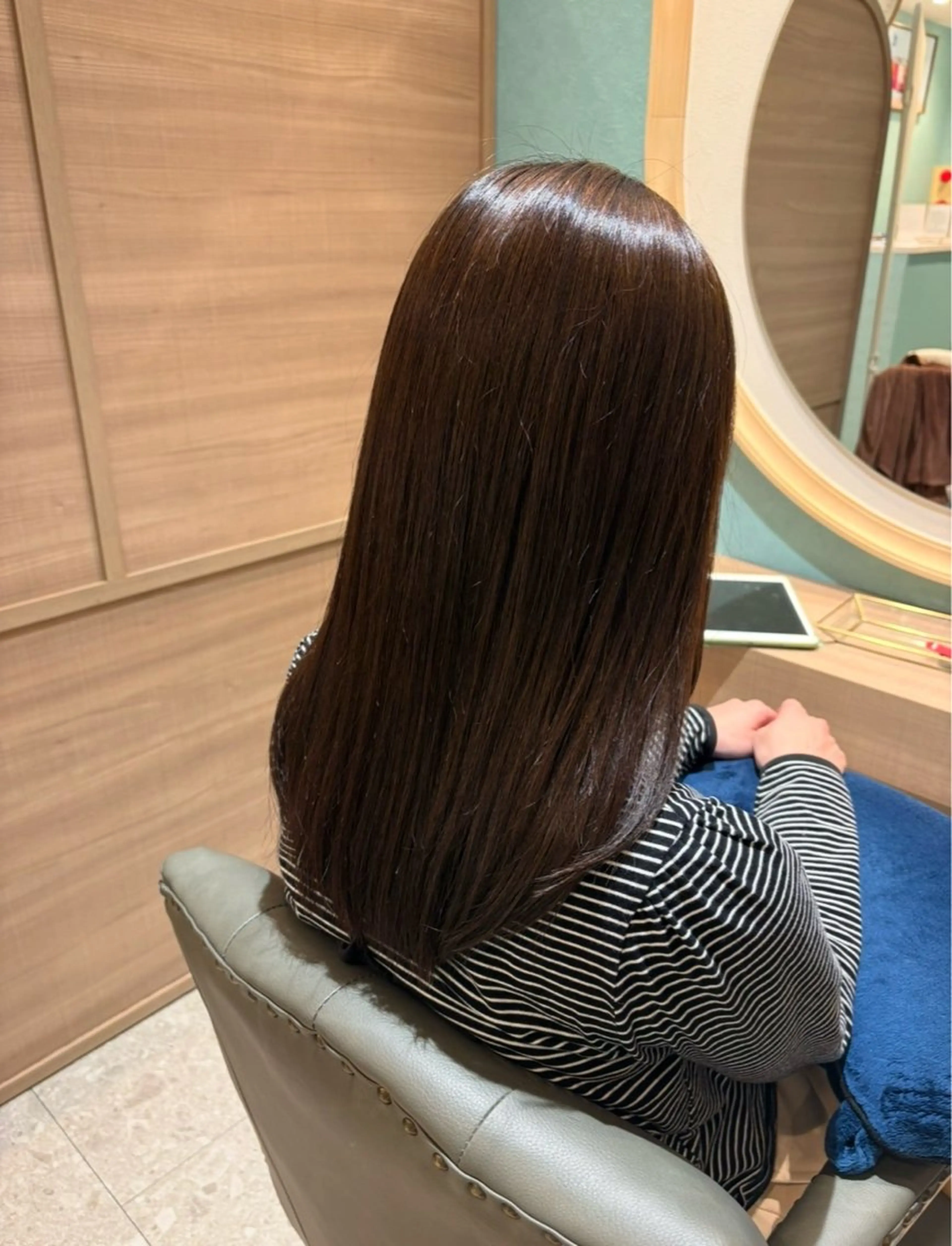 セミロング Anphi/ リシュのヘアスタイル