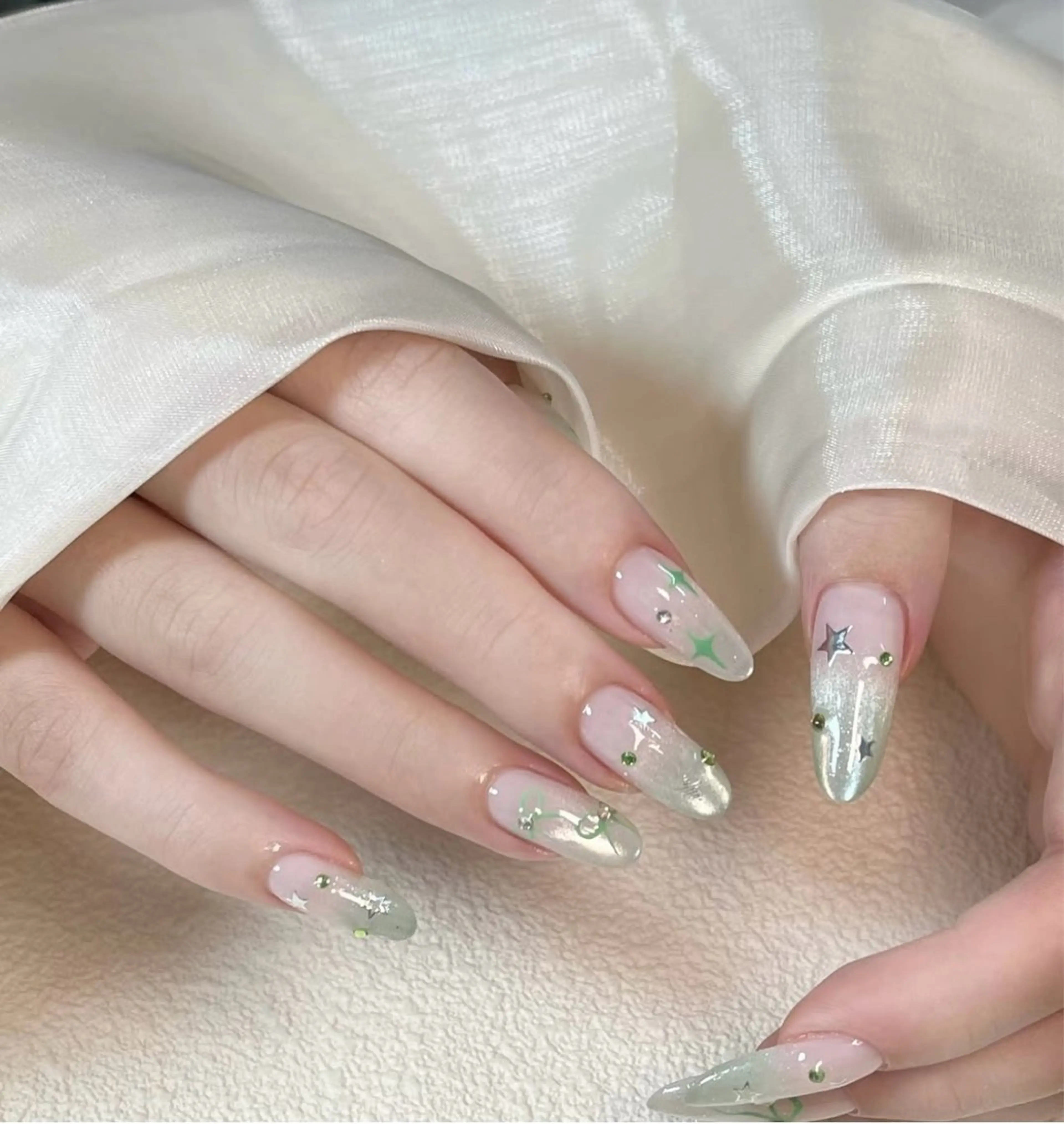 ネイル アートネイル オーロラネイル ブルー チークネイル フットネイル ハンドネイル NAILS168 新大久保店のネイルデザイン