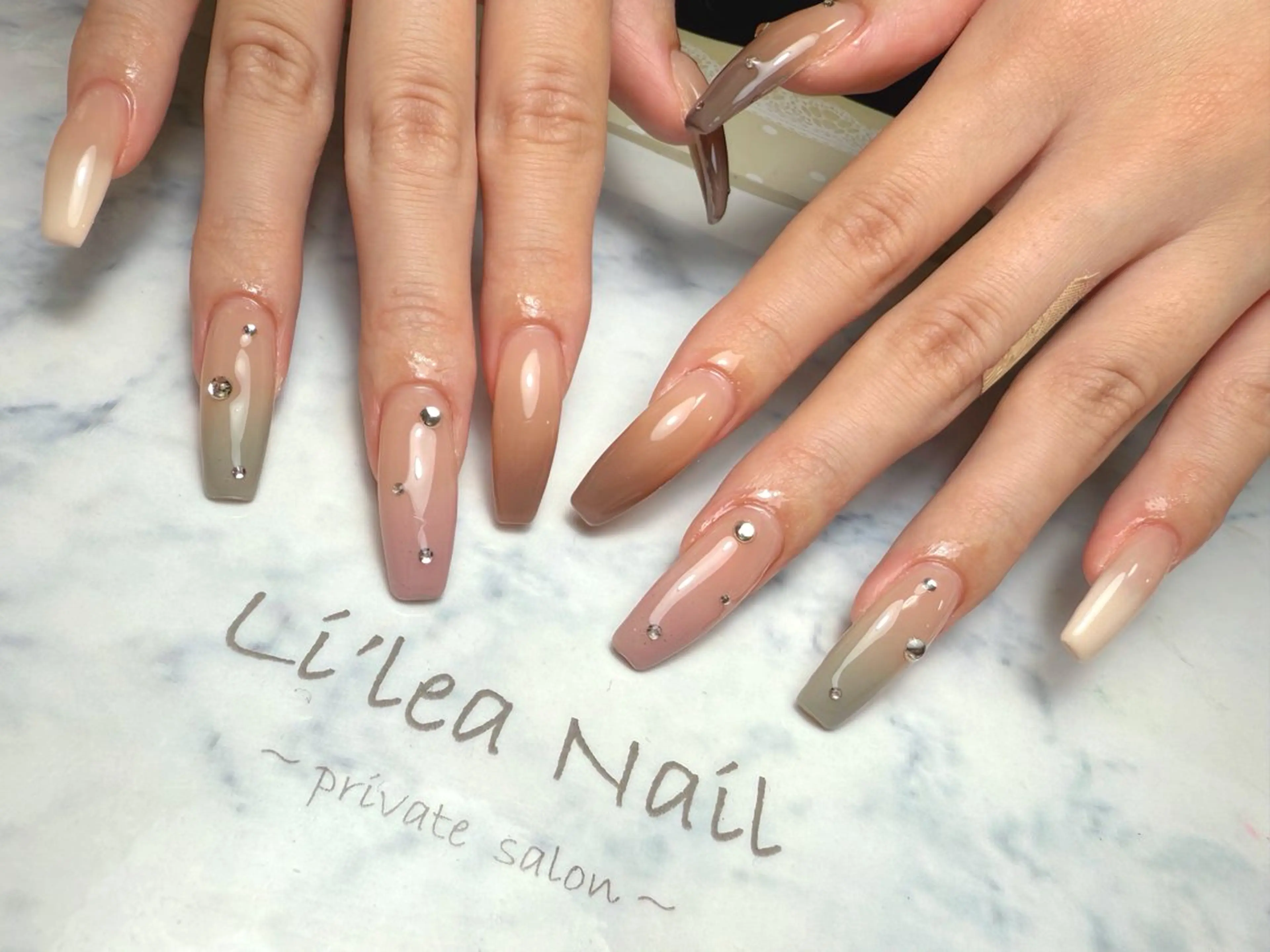 ネイル Li'leaNail AINAのネイルデザイン