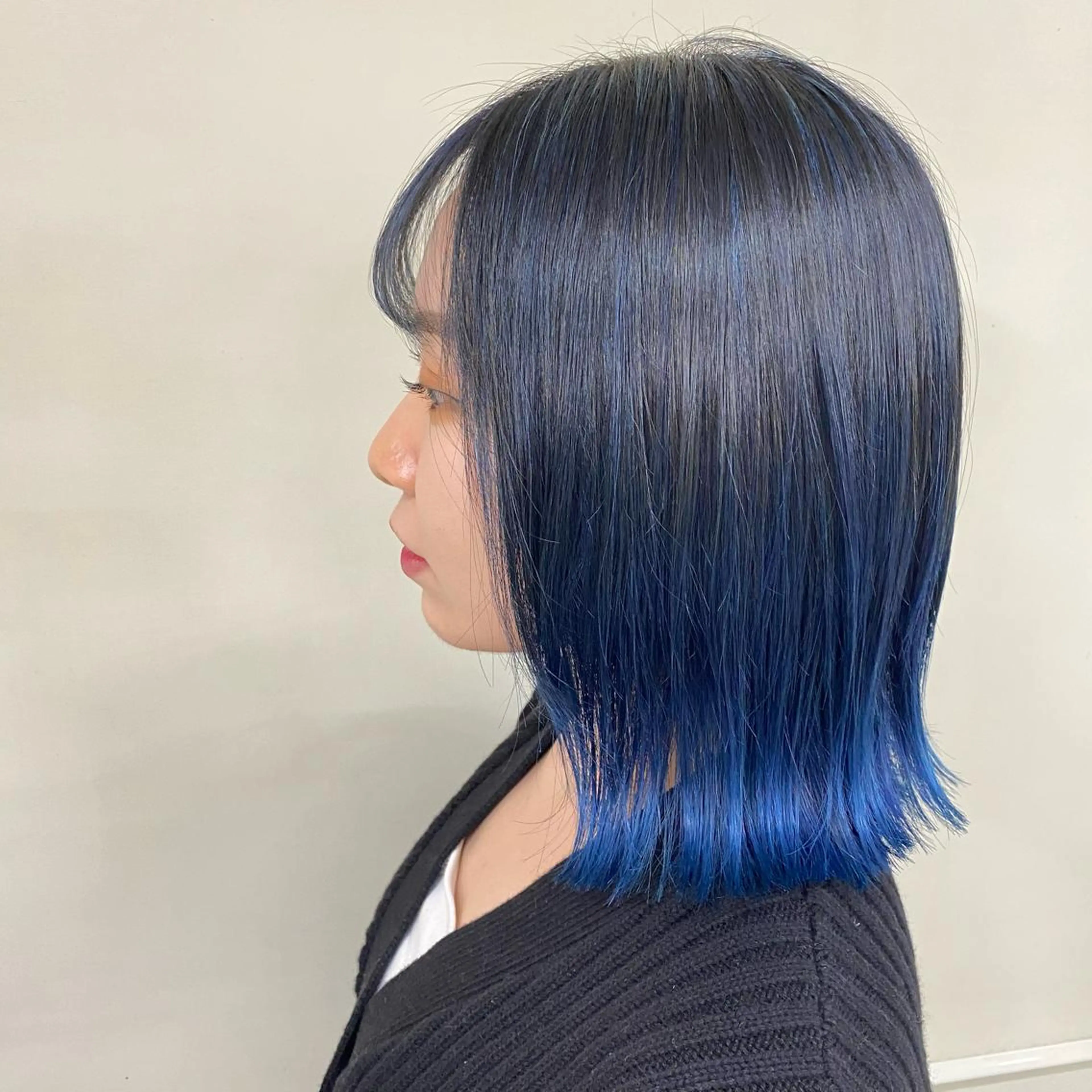 セミロング エクステ ハイトーン 💭黒崎ハルカのヘアスタイル