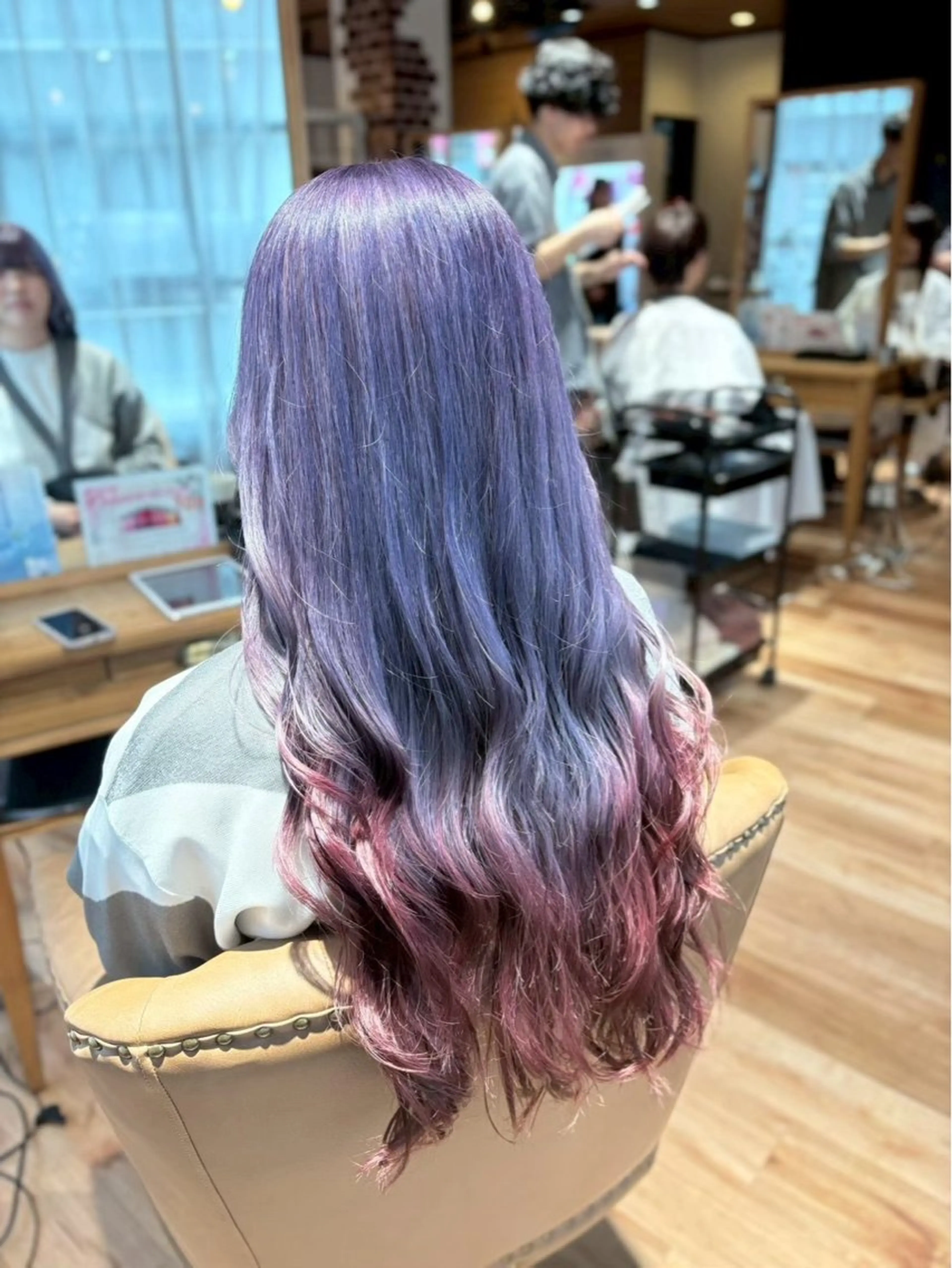 ロング ヘアカラー 高口 小春のヘアスタイル