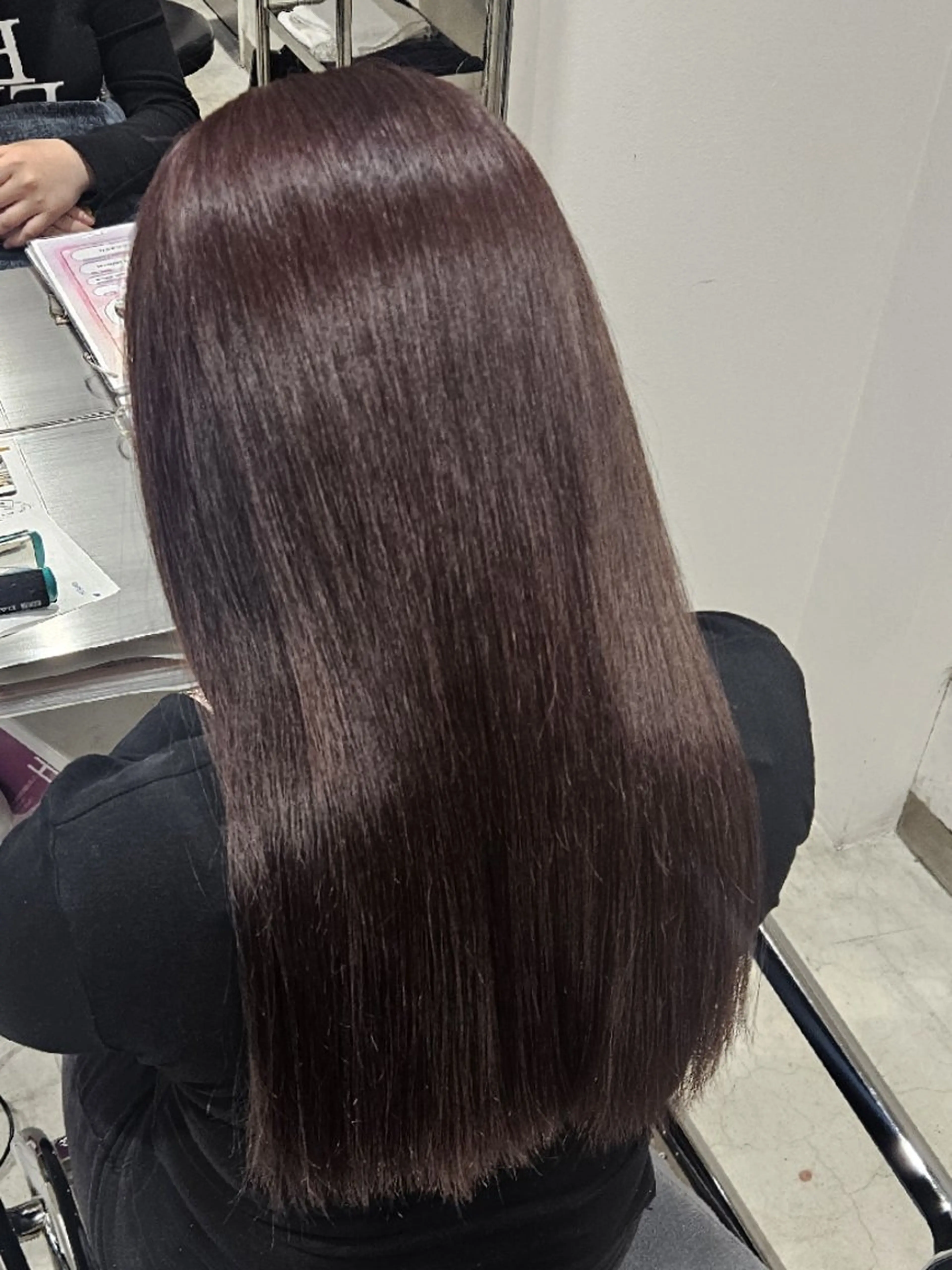 カラー 宮本 愛梨のヘアスタイル