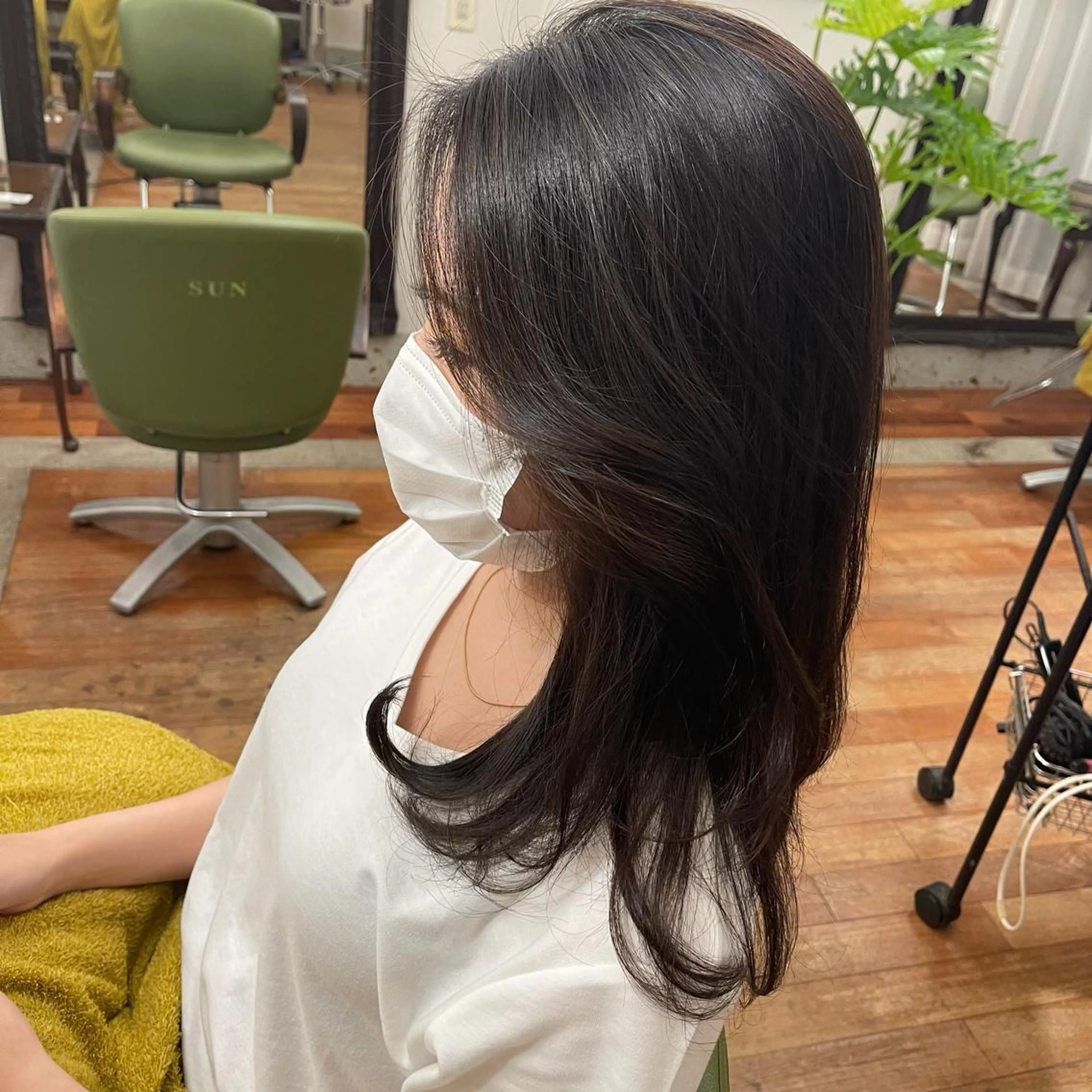 セミロング カラー パーマ ブラウンカラー ナチュラルブラウン 縮毛矯正 yu-ri🩷 韓国ヘアのヘアスタイル