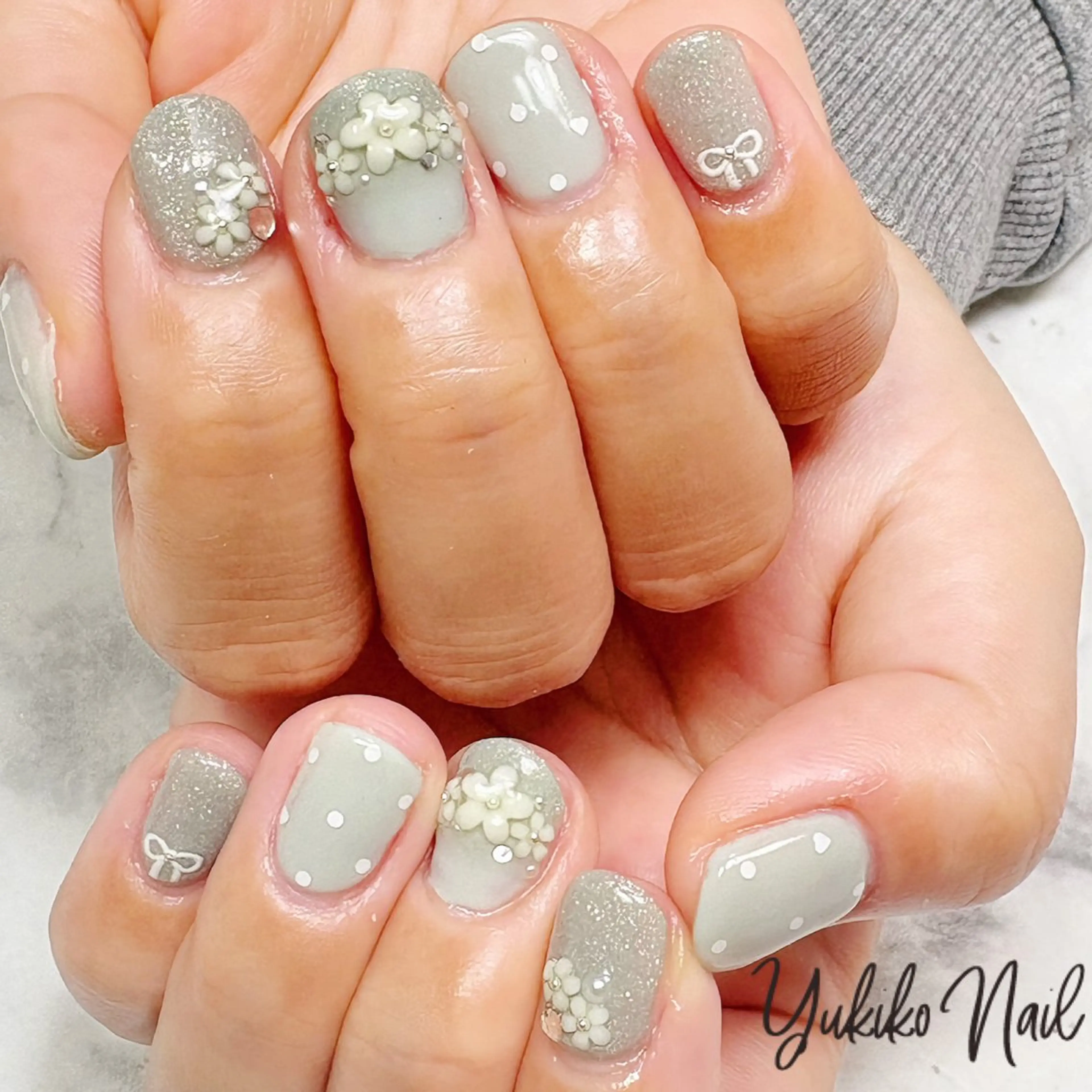 ネイル ドット フラワーネイル フレンチネイル グリーン ハンドネイル ユキコ ネイルのネイルデザイン