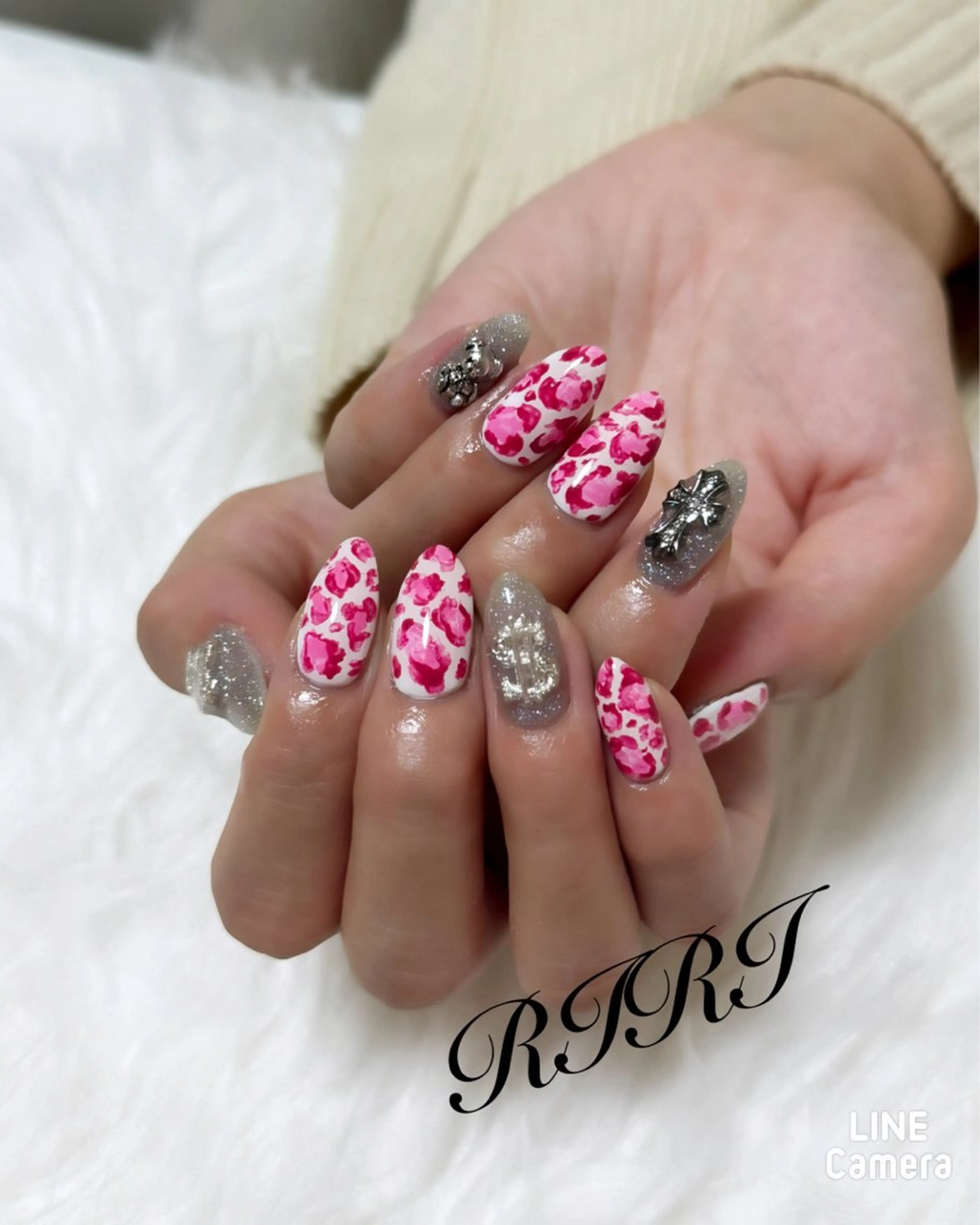 ネイル アニマル柄 ジェルネイル キラキラネイル ピンク ショートネイル ハンドネイル riri オーナーのネイルデザイン