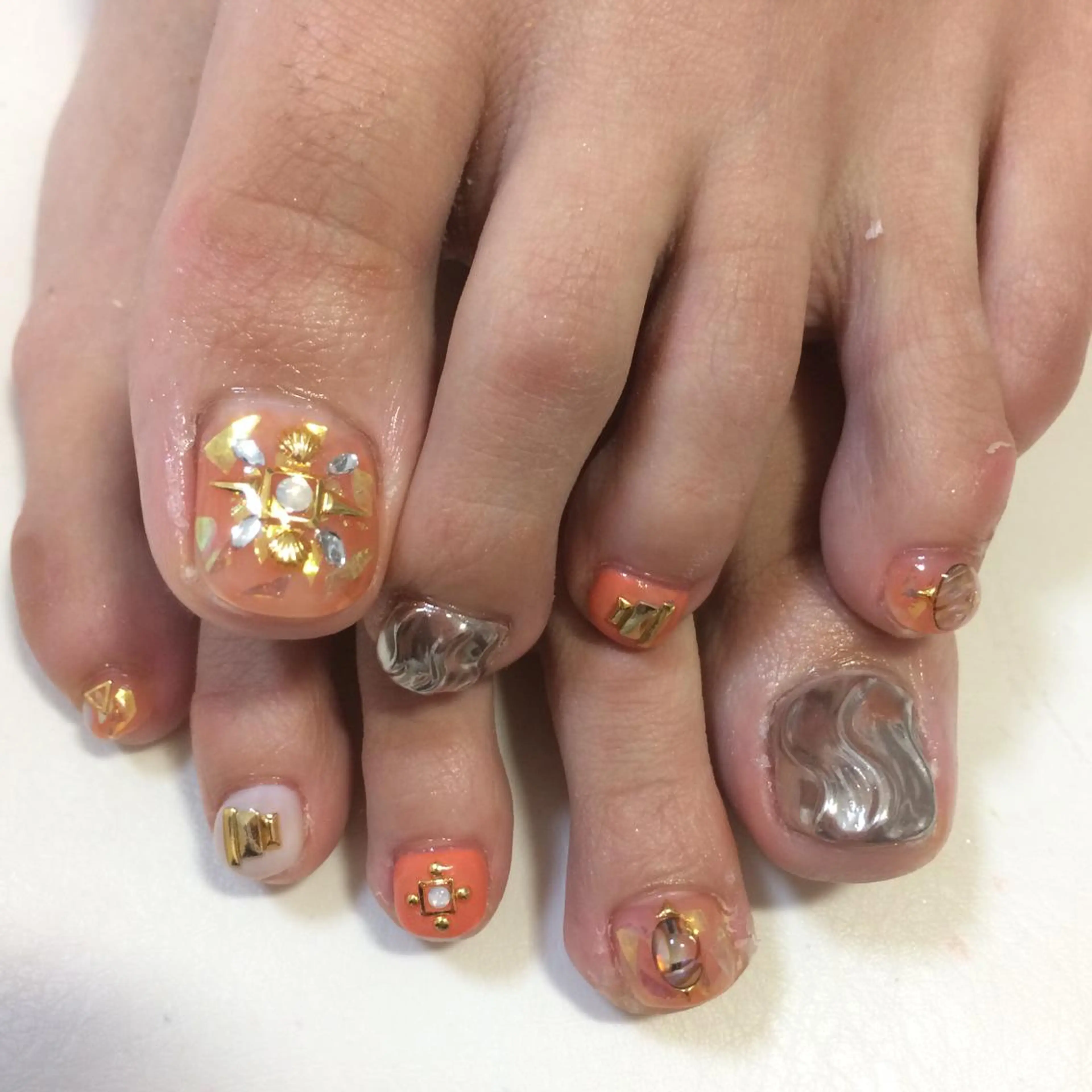 ネイル VIOLUS所属・VIOLUS 関目のネイルデザイン