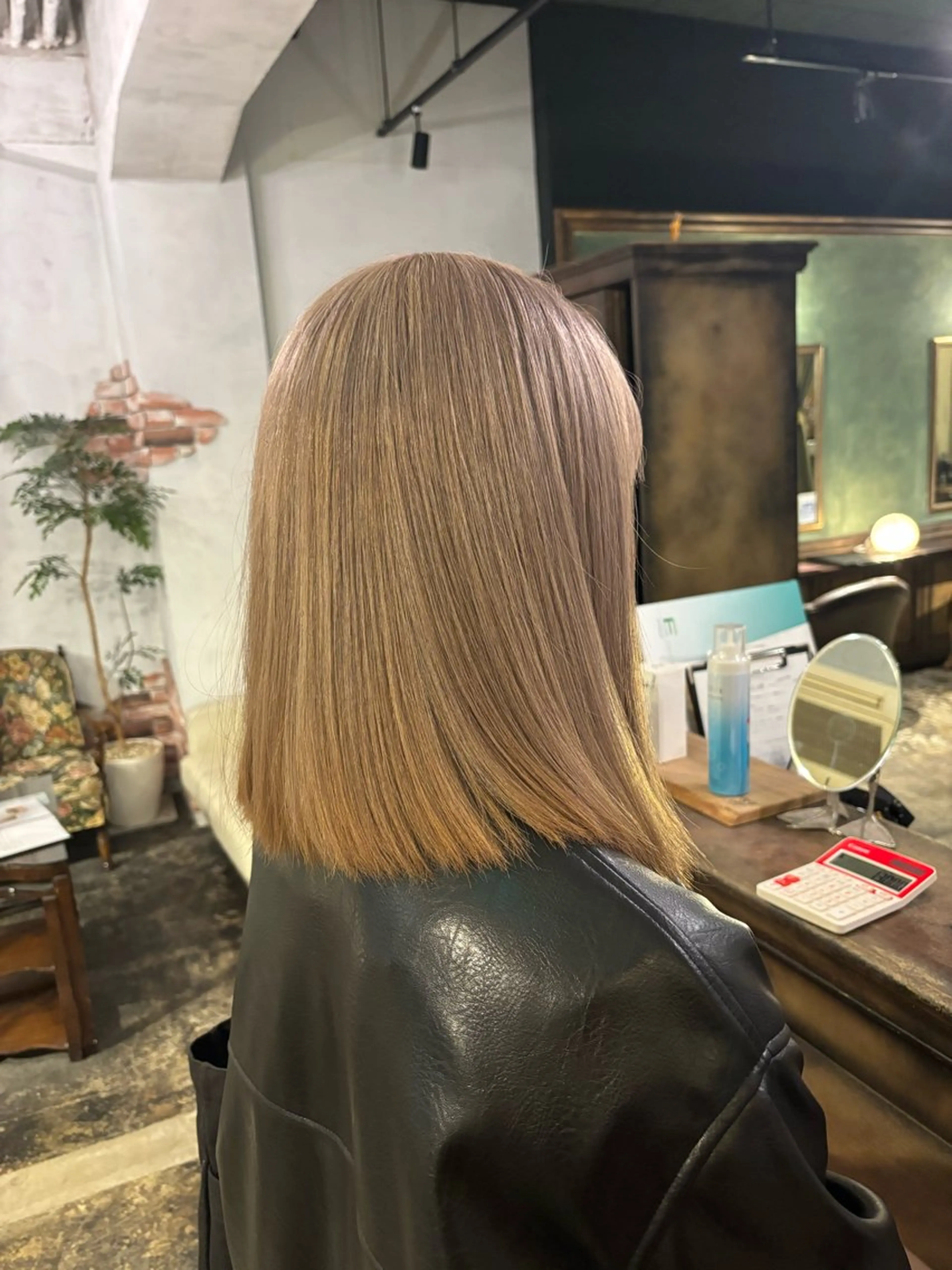 ミディアム カラー ベージュカラー ミルクティーベージュ マンツーマン 半個室サロン中田大喜のヘアスタイル