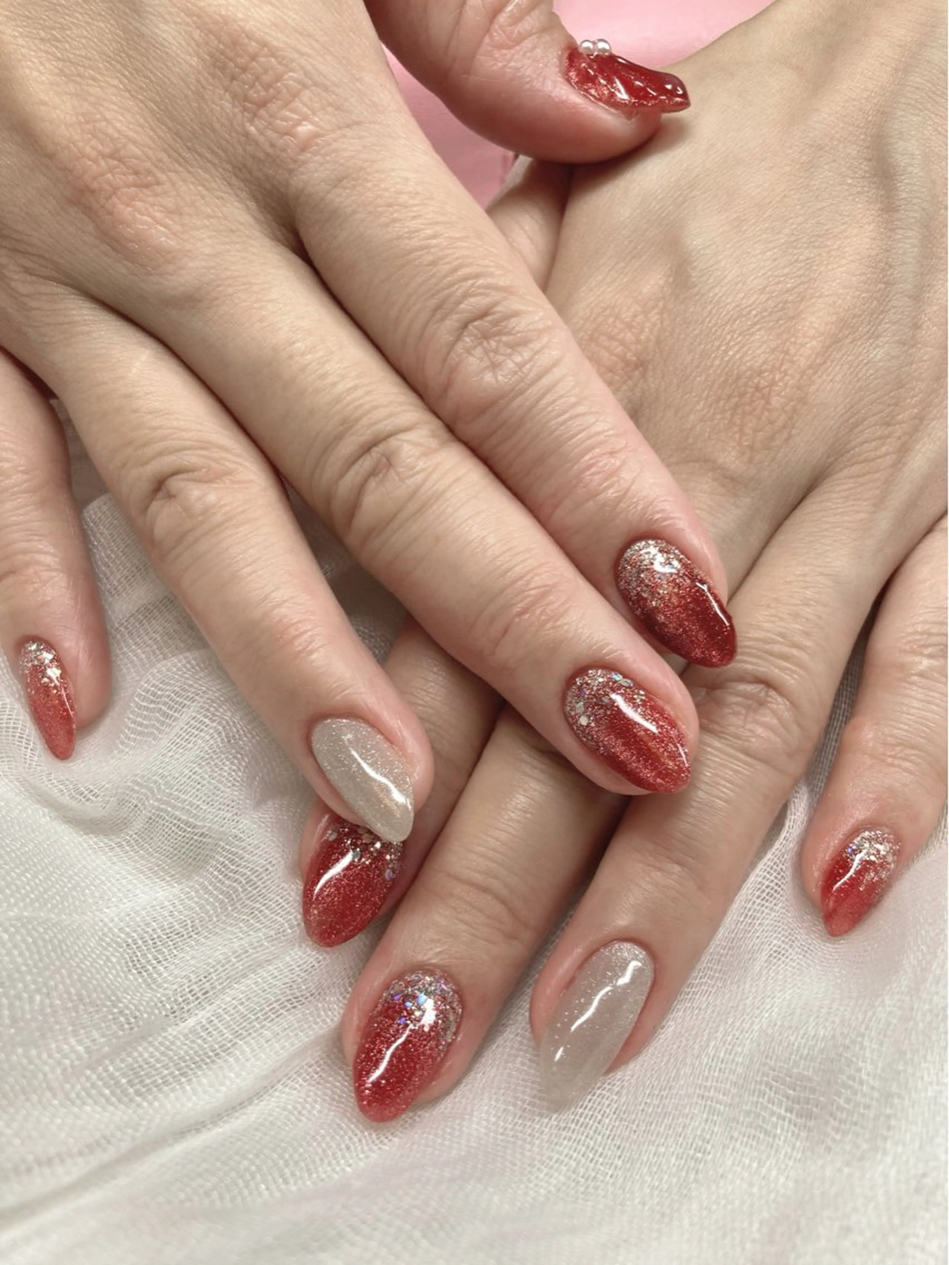 ネイル ラメ(グリッター) ワンカラーネイル 赤色 シルバー cheminee kaoriのネイルデザイン