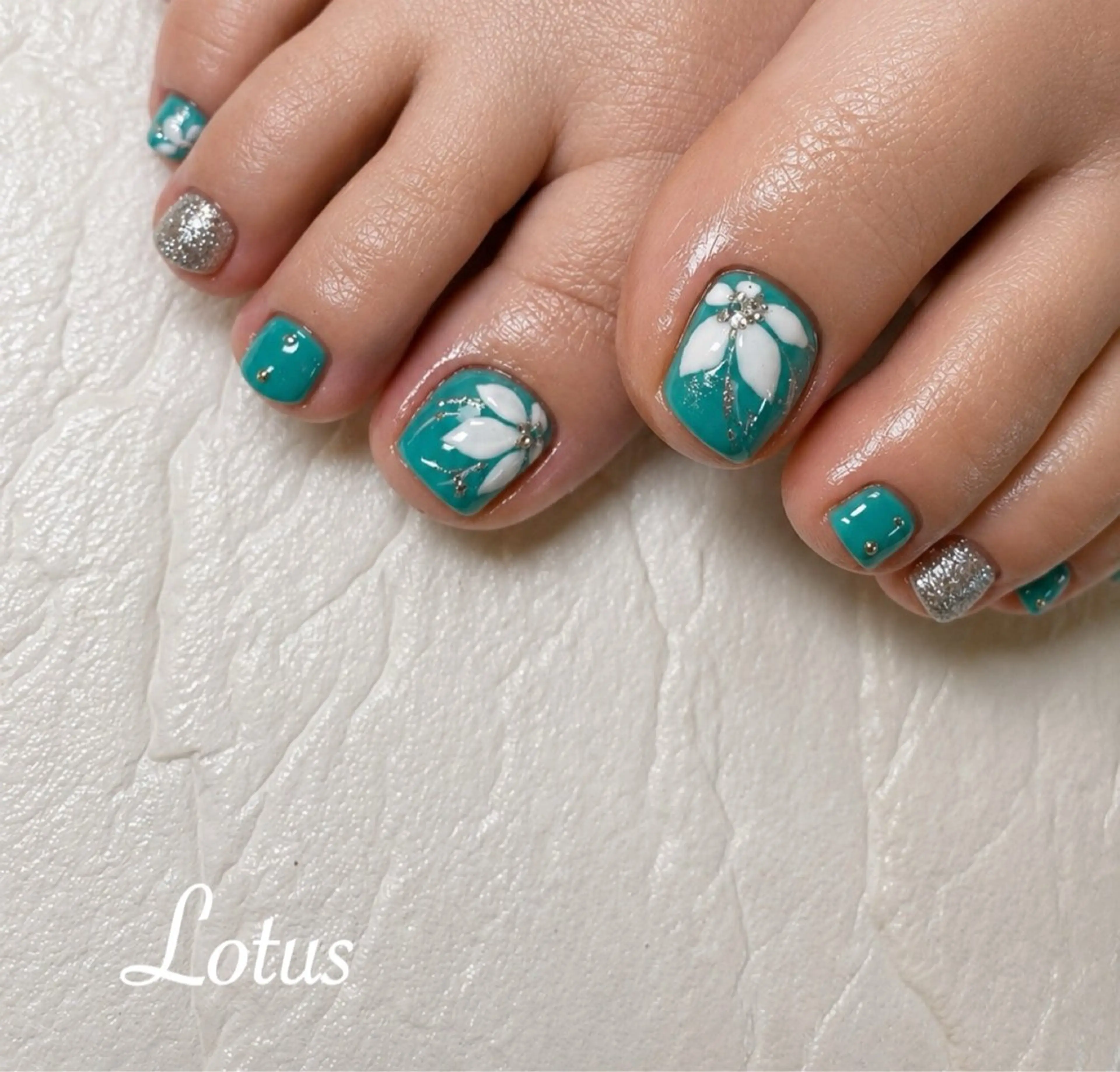 ネイル ハンドネイル フットネイル ネイル＆脱毛 Lotus🌸のネイルデザイン