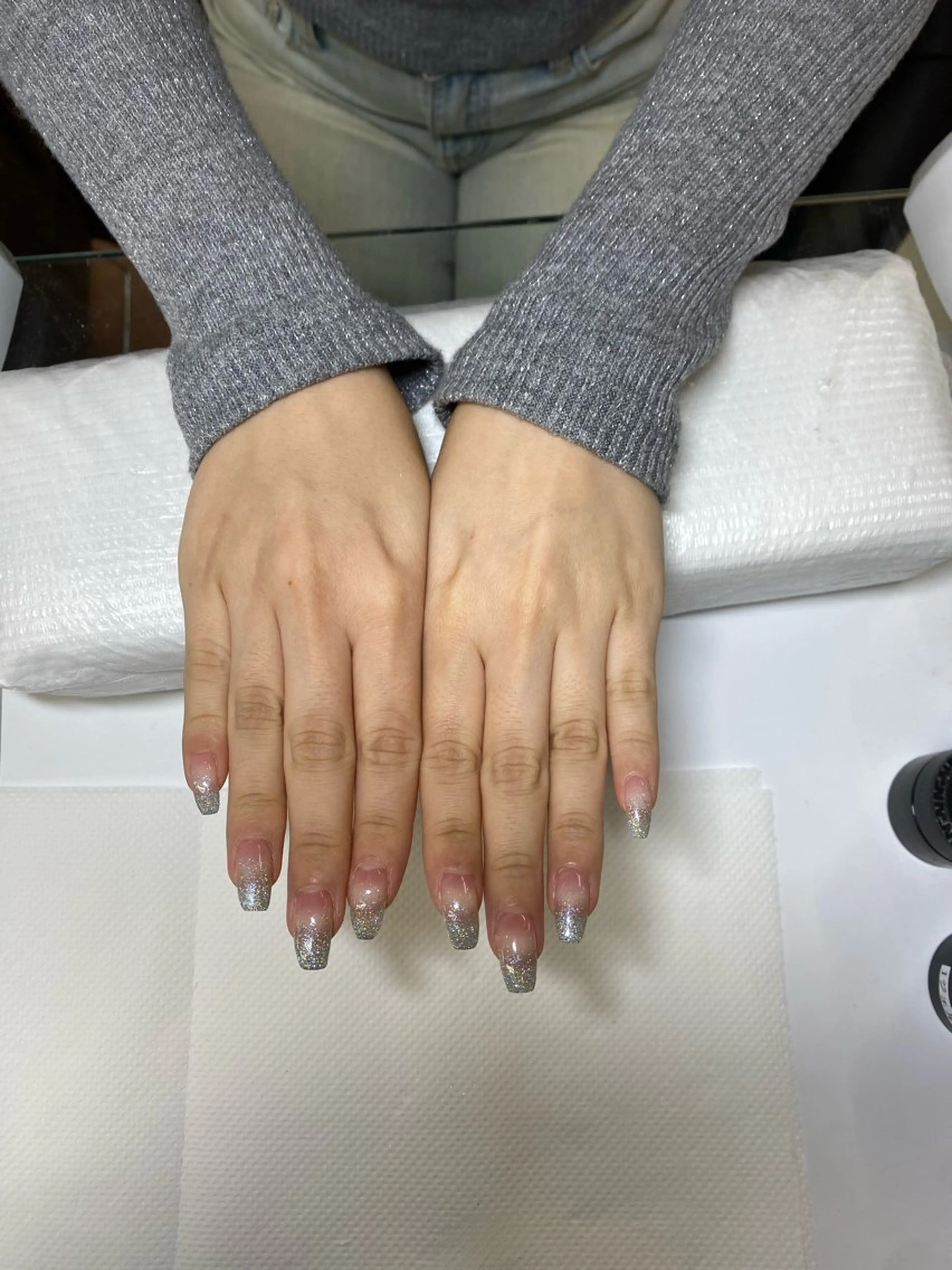 ネイル グラデーション ラメ(グリッター) MAXKELLY AIのネイルデザイン