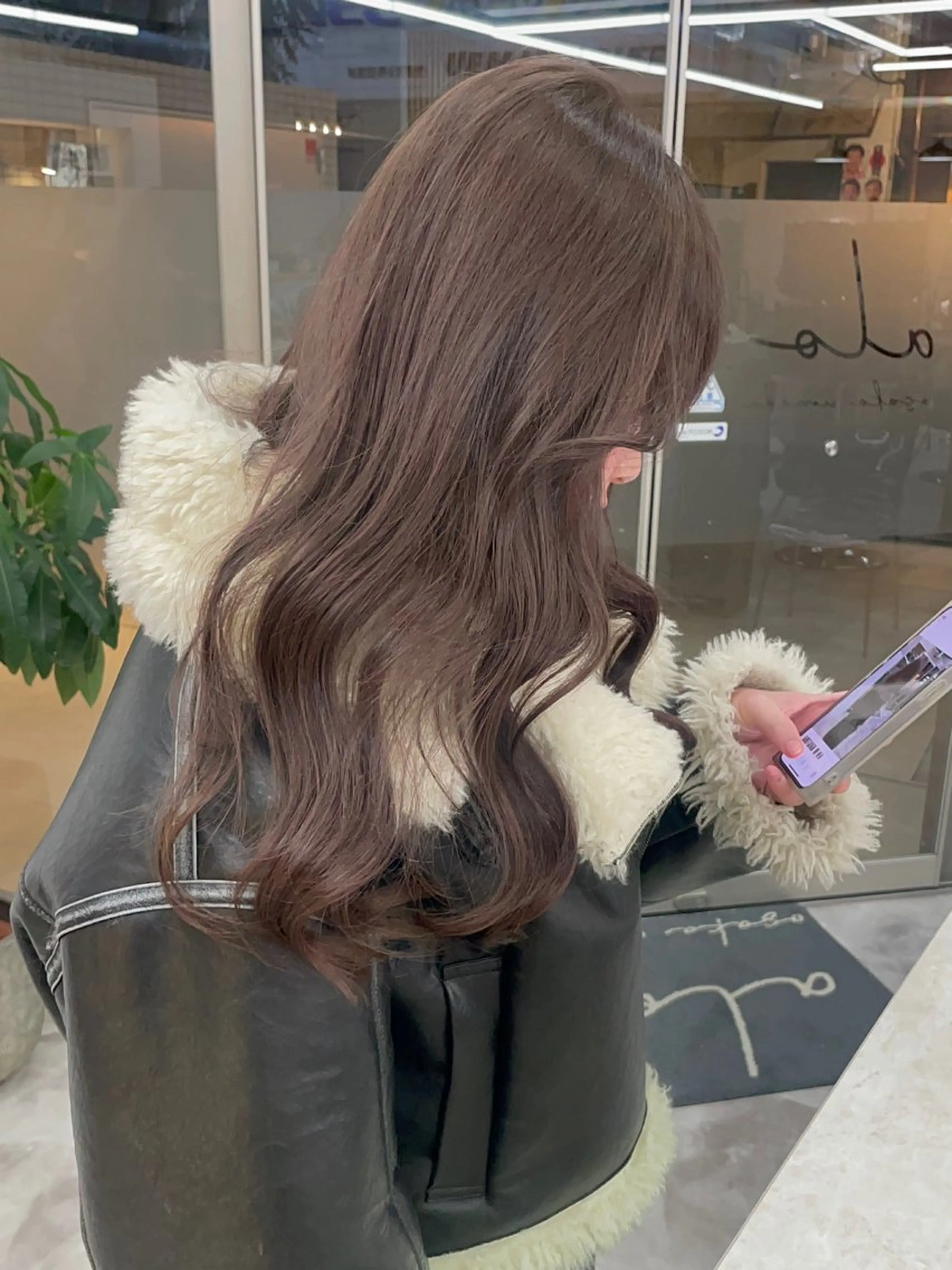 ロング トリートメント ヘアカラー 秋山 七海のヘアスタイル