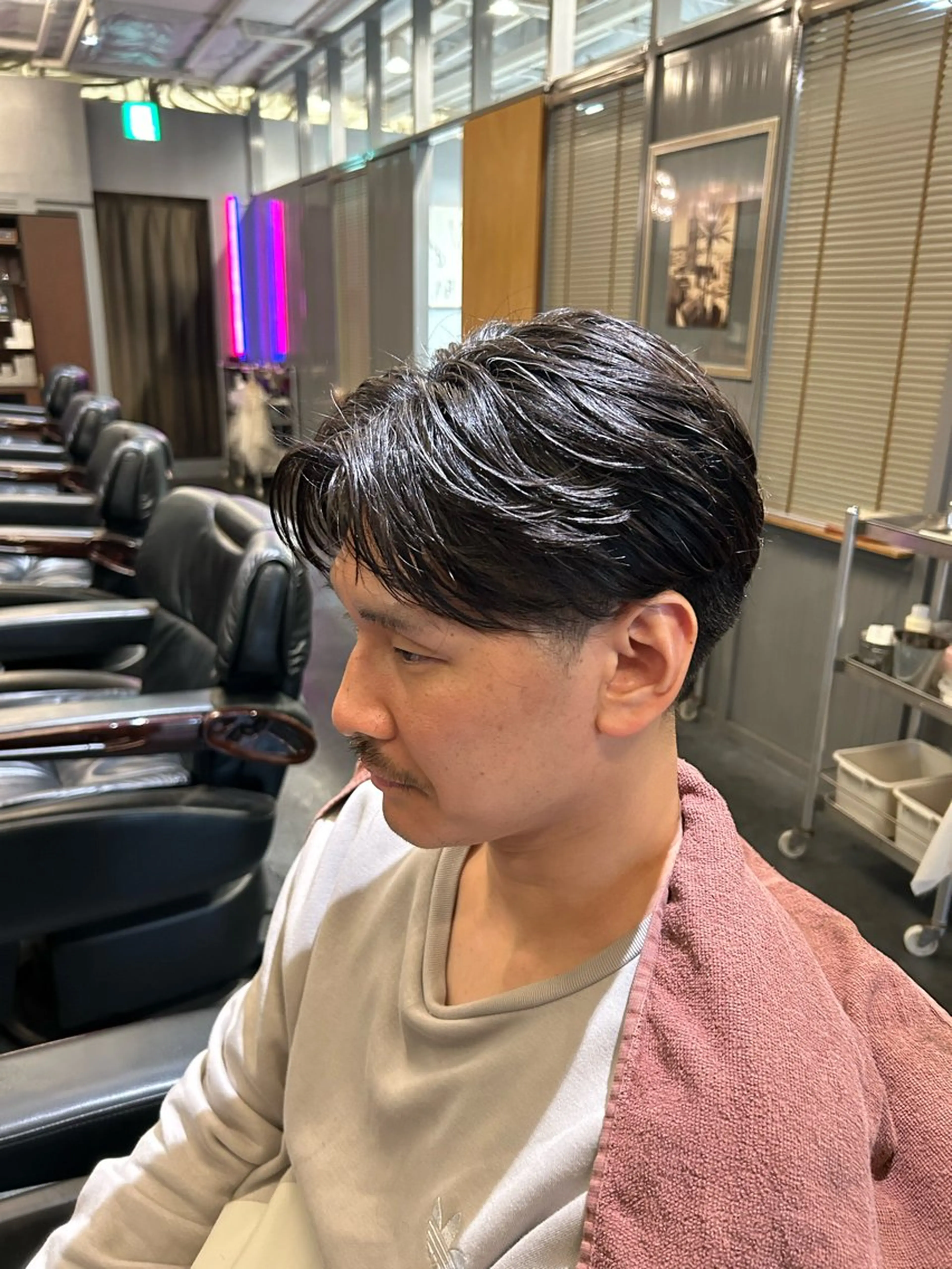 ミディアム 金苗 仁和のヘアスタイル