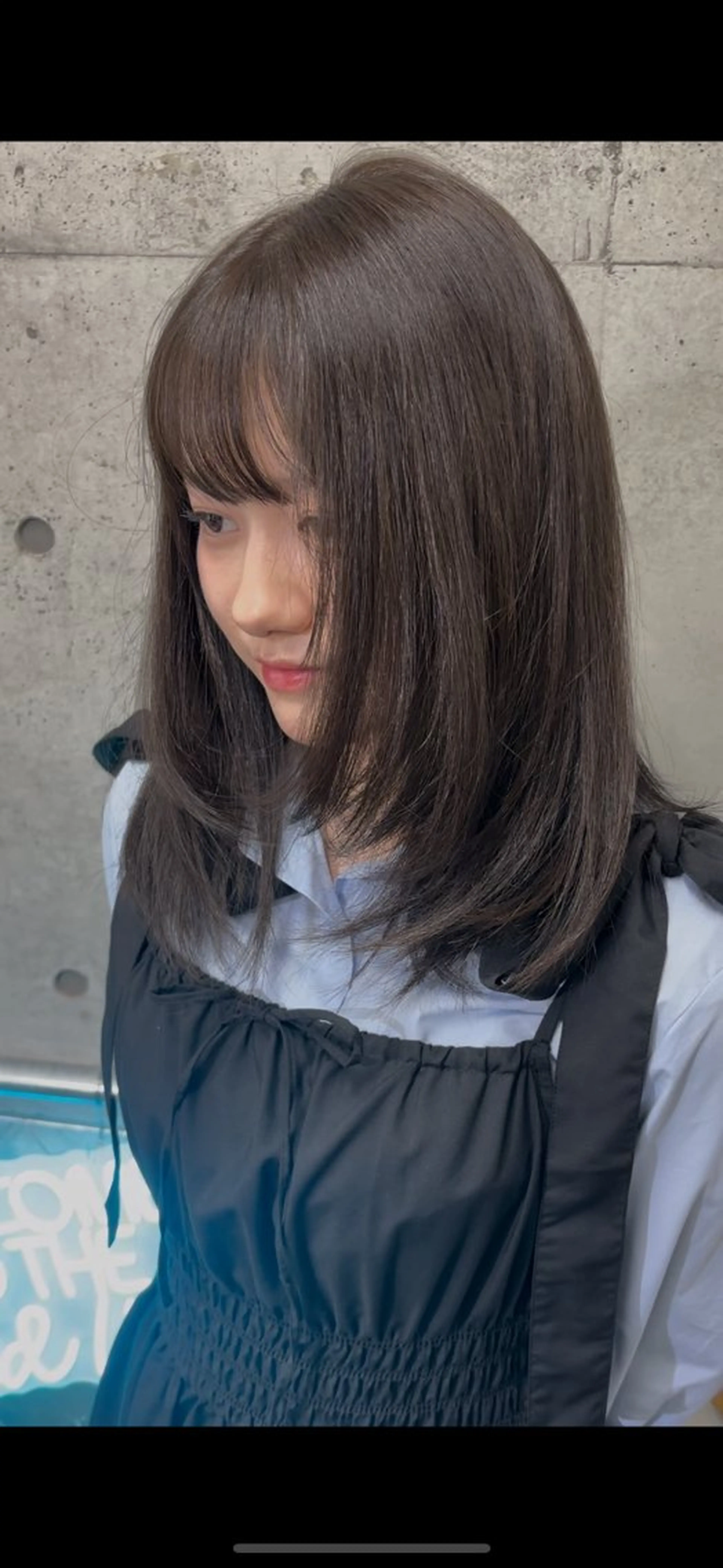 ミディアム レイヤーカット ヘアカラー 落ちる黒 森崎雄斗のヘアスタイル