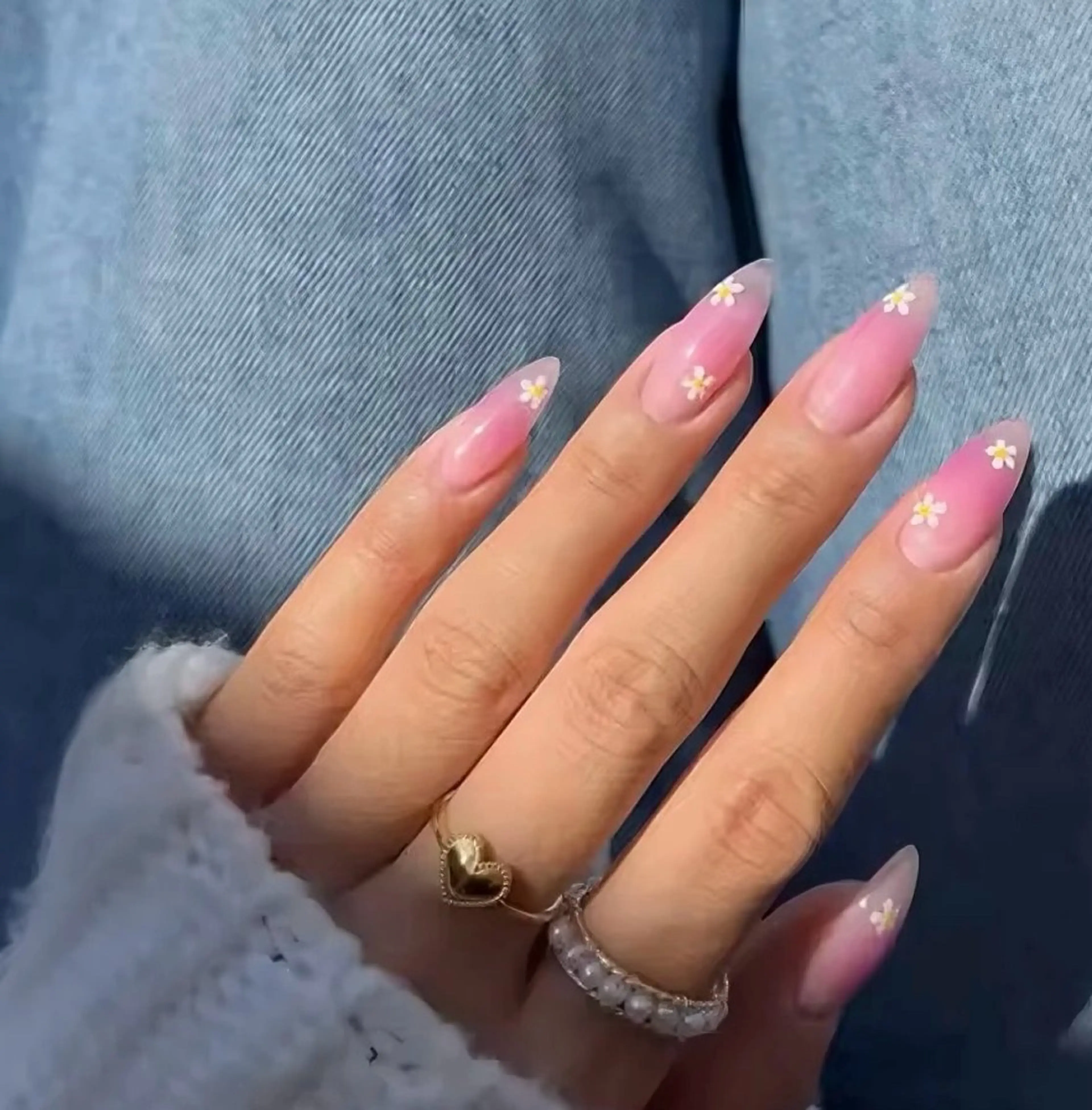 ネイル 高木 維麗絲のネイルデザイン