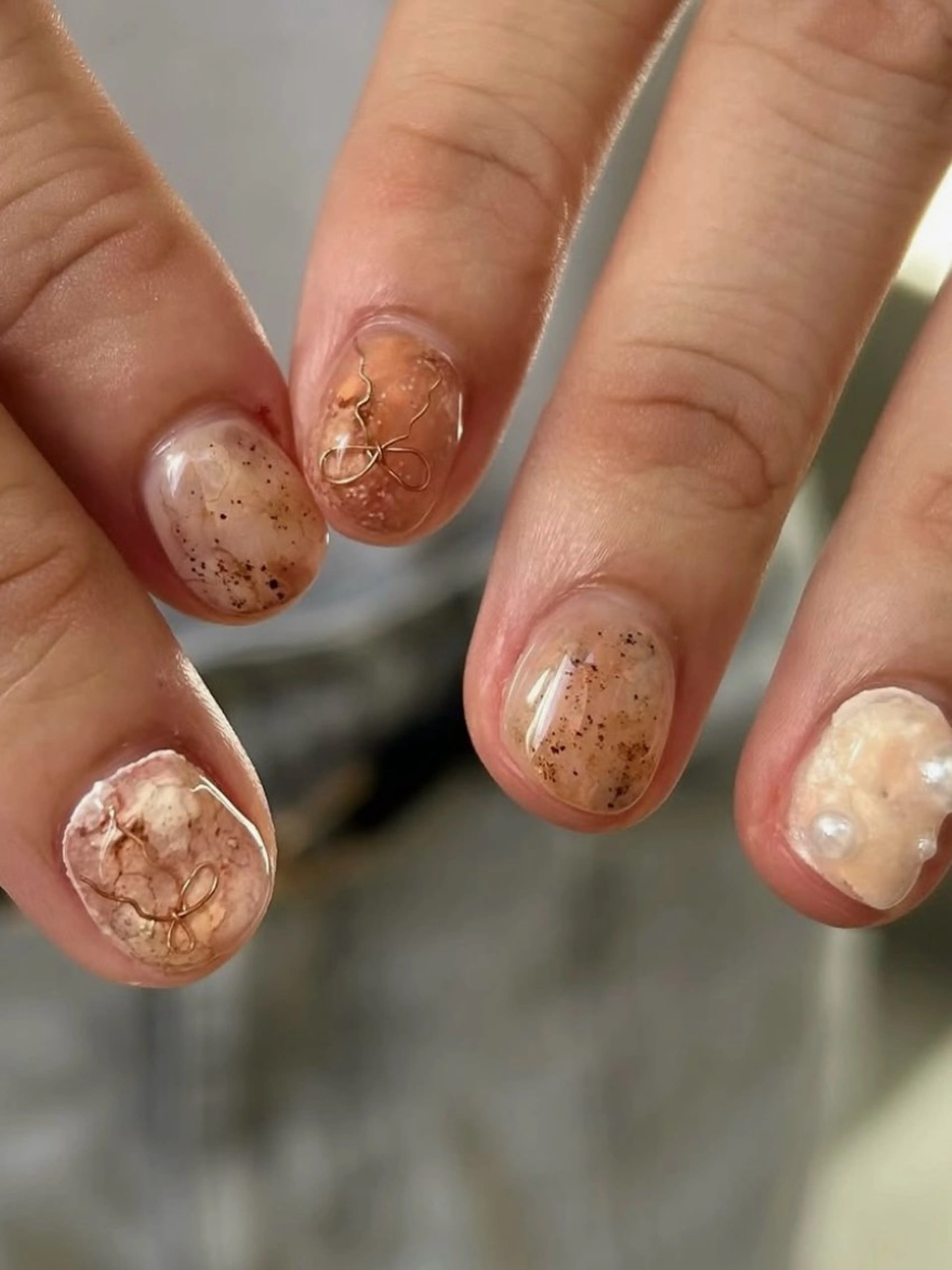 ネイル アートネイル 韓国ネイル ニュアンスネイル ぷっくりネイル talo .のネイルデザイン