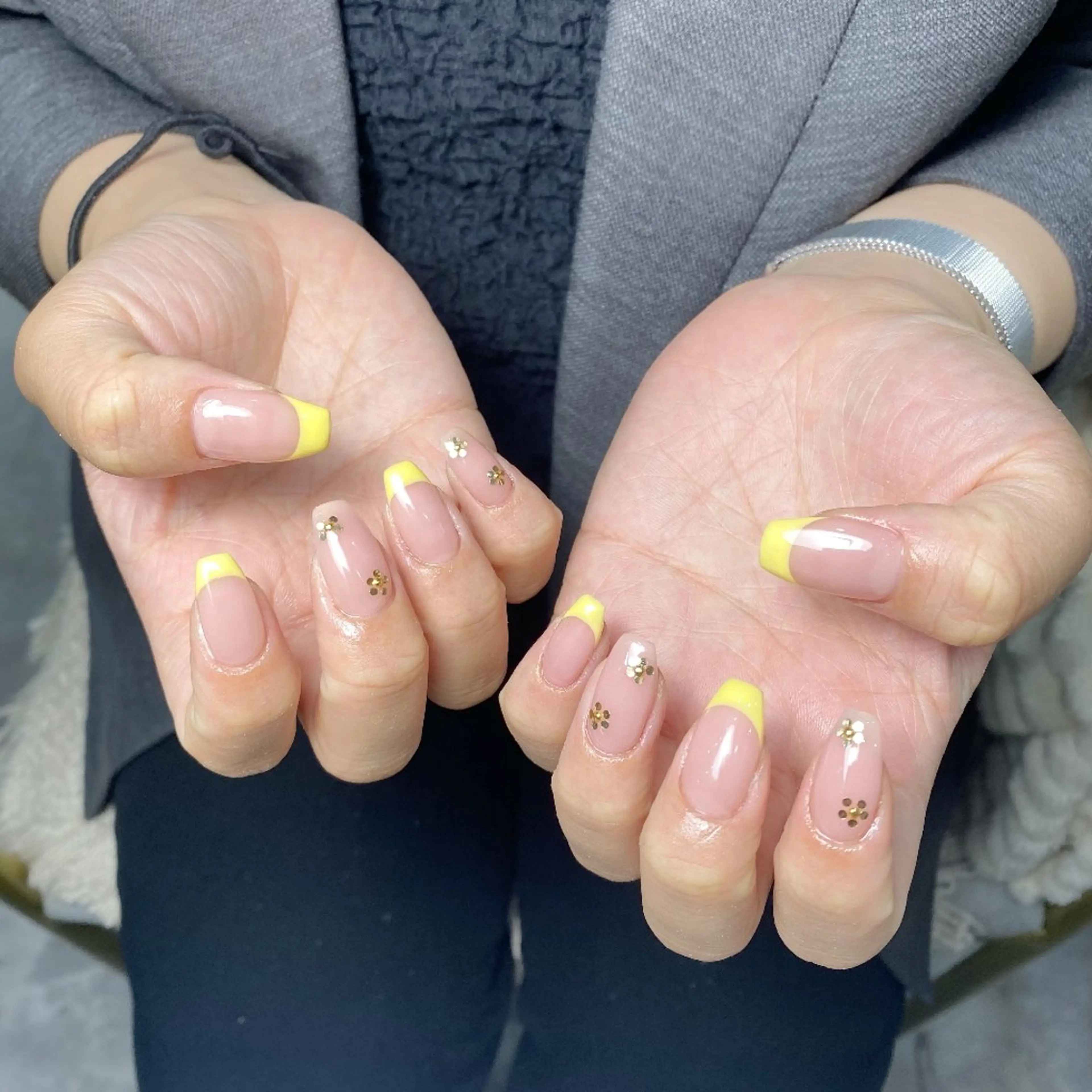 ネイル チークネイル フレンチネイル ジェルネイル ガーリー キラキラネイル ハンドネイル UM Nail Salonのネイルデザイン