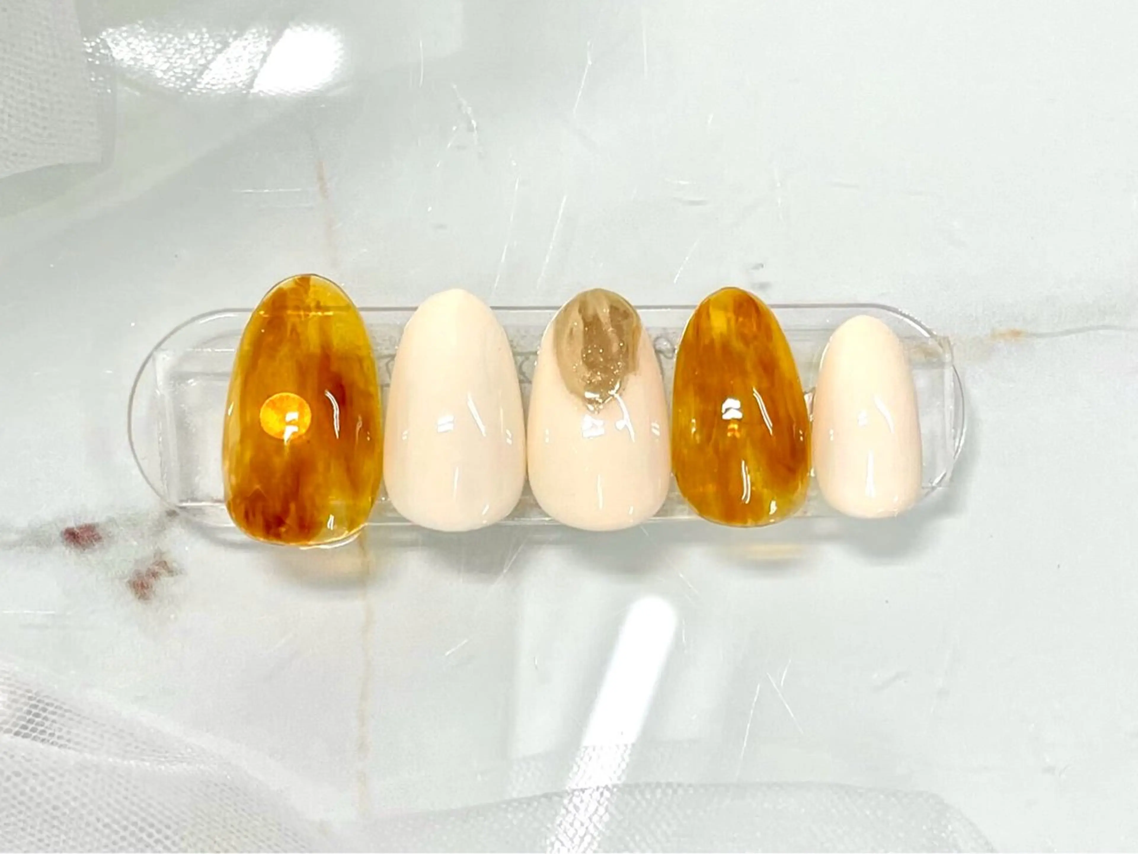 ネイル アートネイル べっ甲ネイル ジェルネイル パラジェル ワンホンネイル ハンドネイル Nail Neige🐈🌙のネイルデザイン