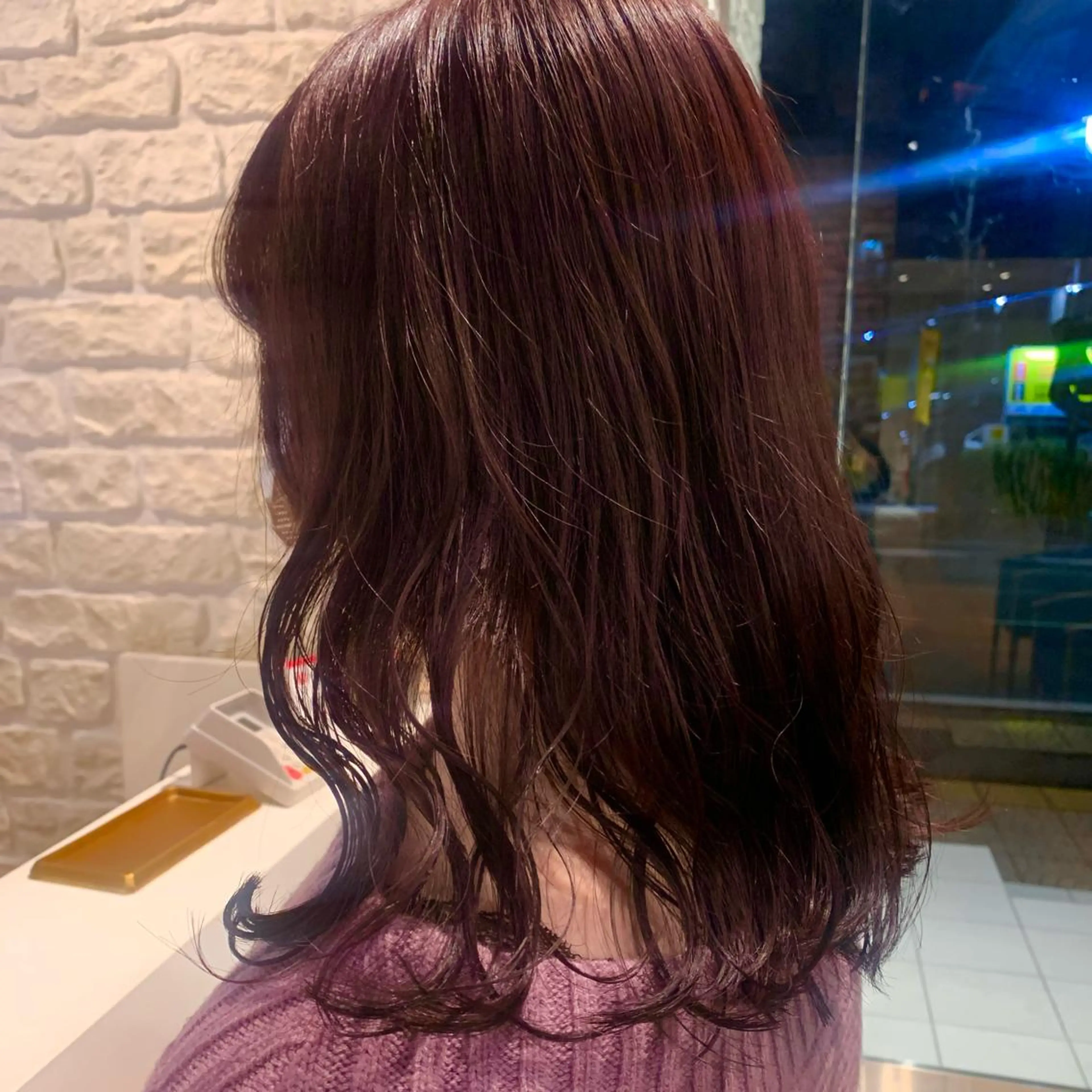 セミロング カラー パーマ 浅倉栞 /透明感カラーのヘアスタイル