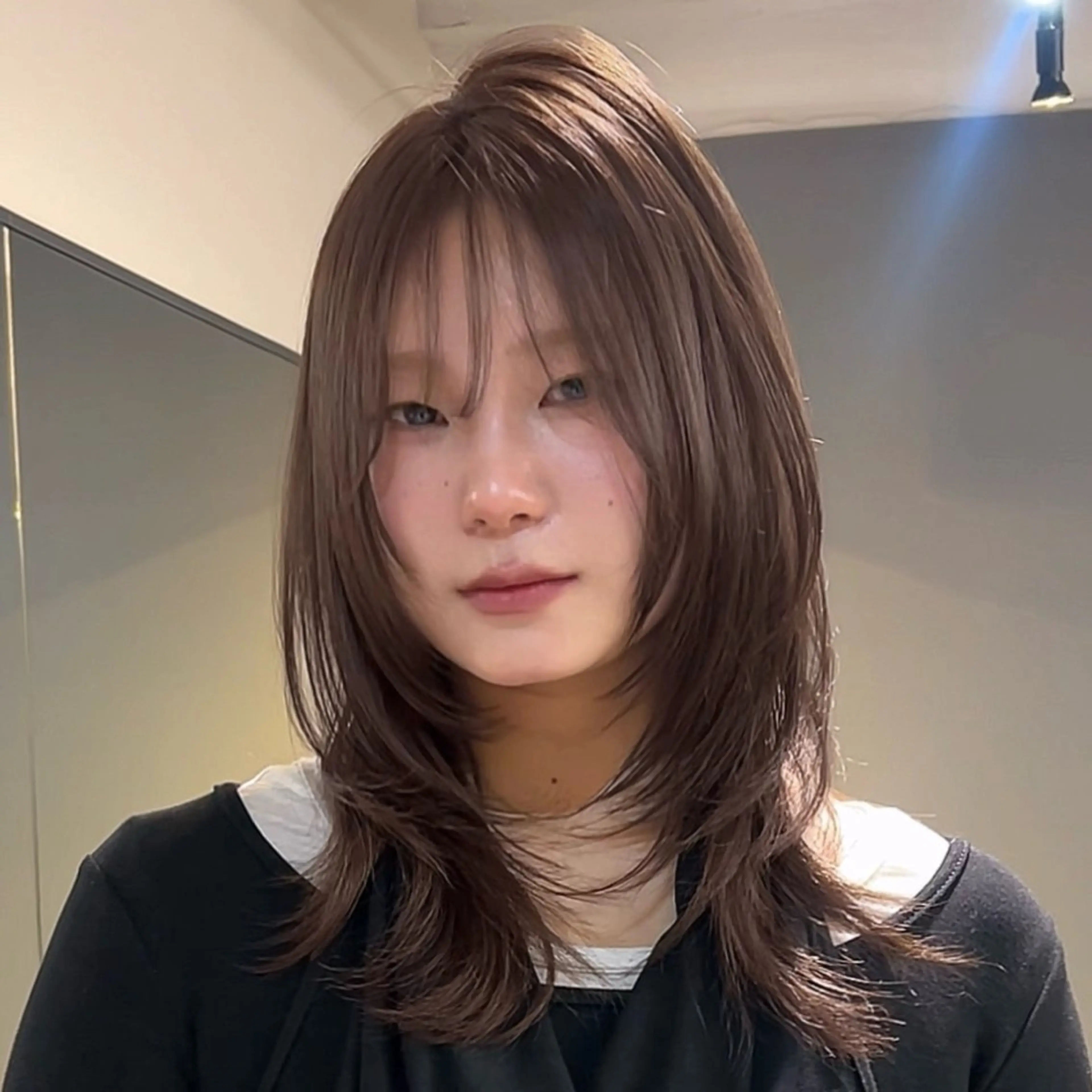 ミディアム 亀井 詩奈のヘアスタイル