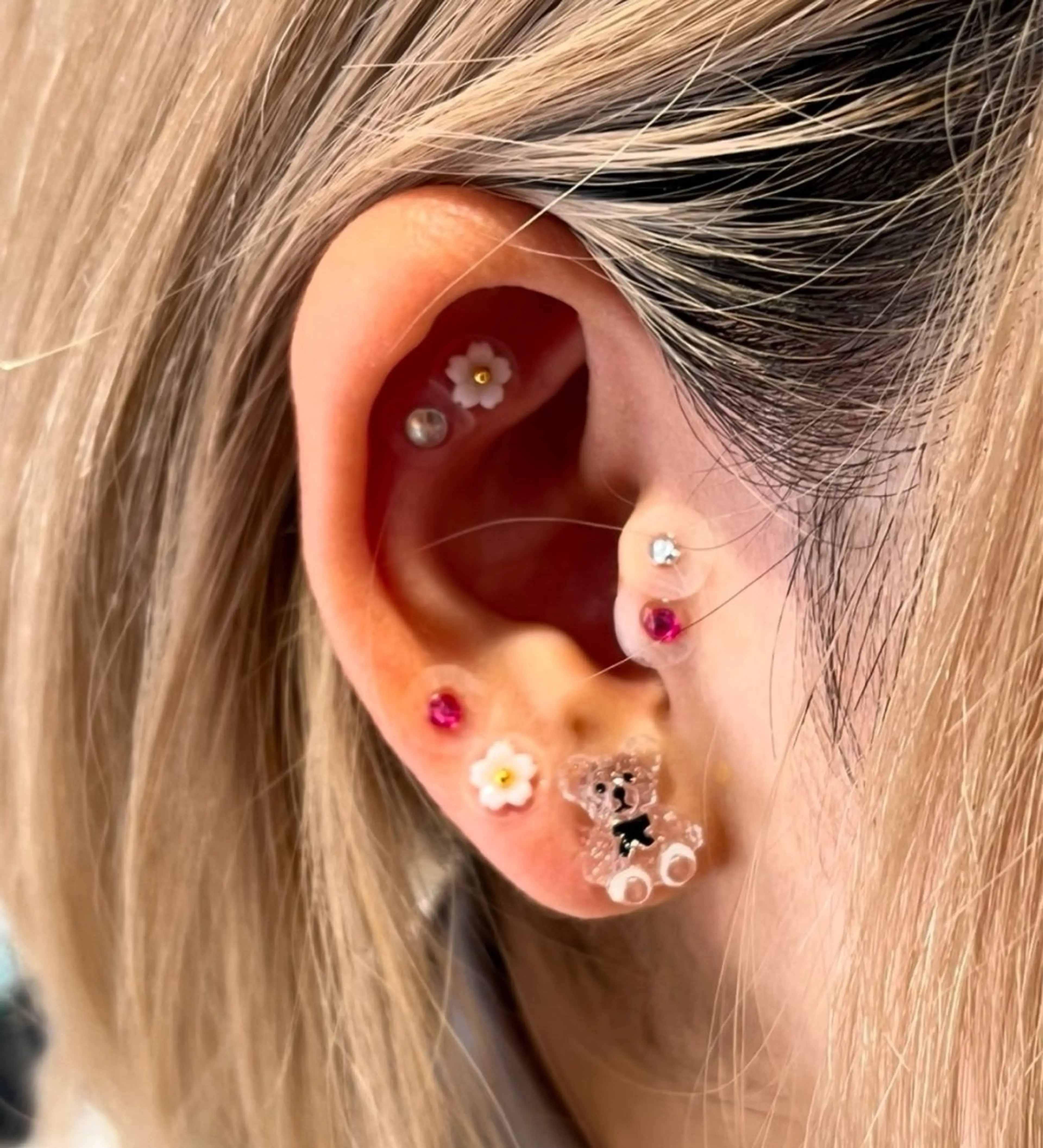 耳ツボジュエリーの写真