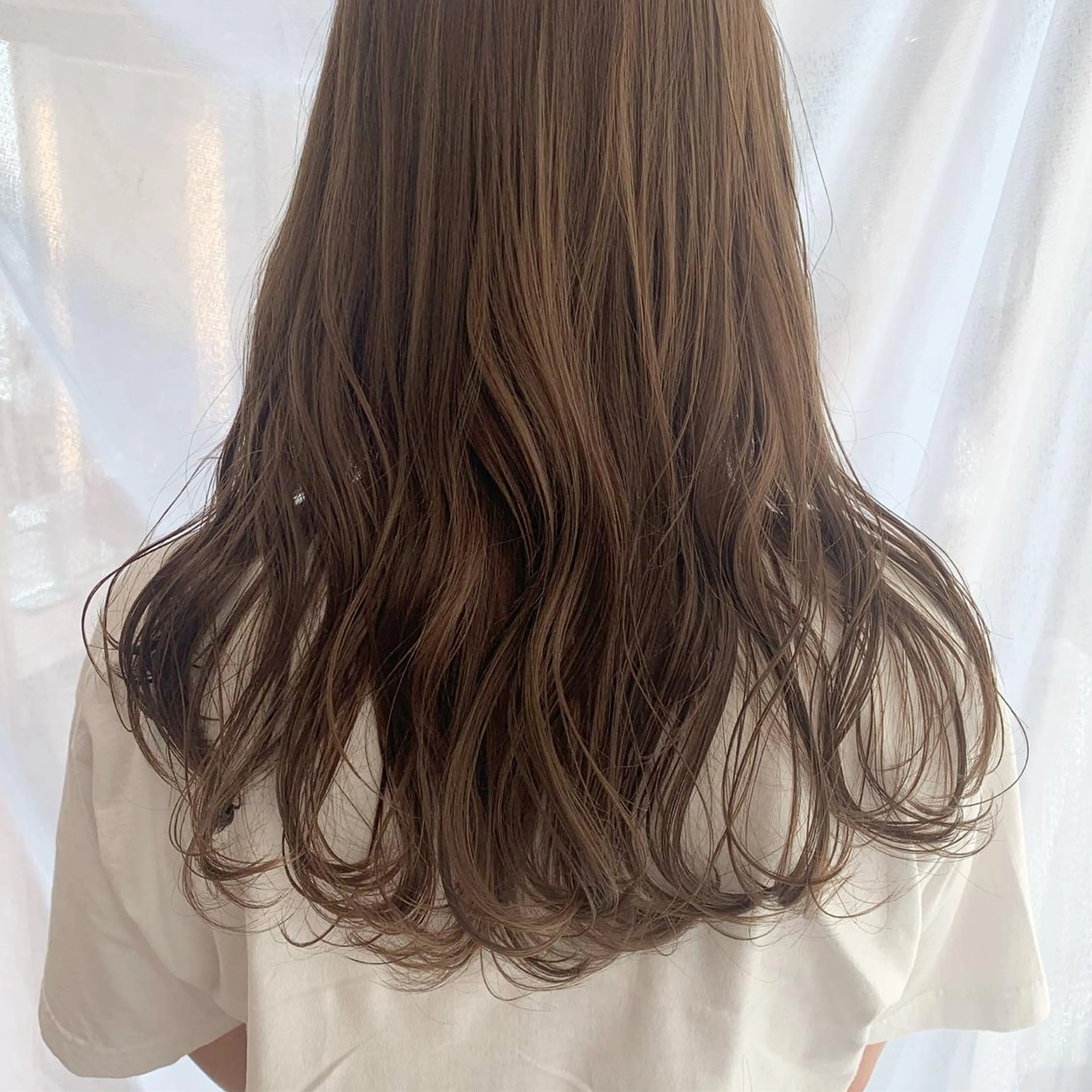 カラー 山口 莉奈のヘアスタイル