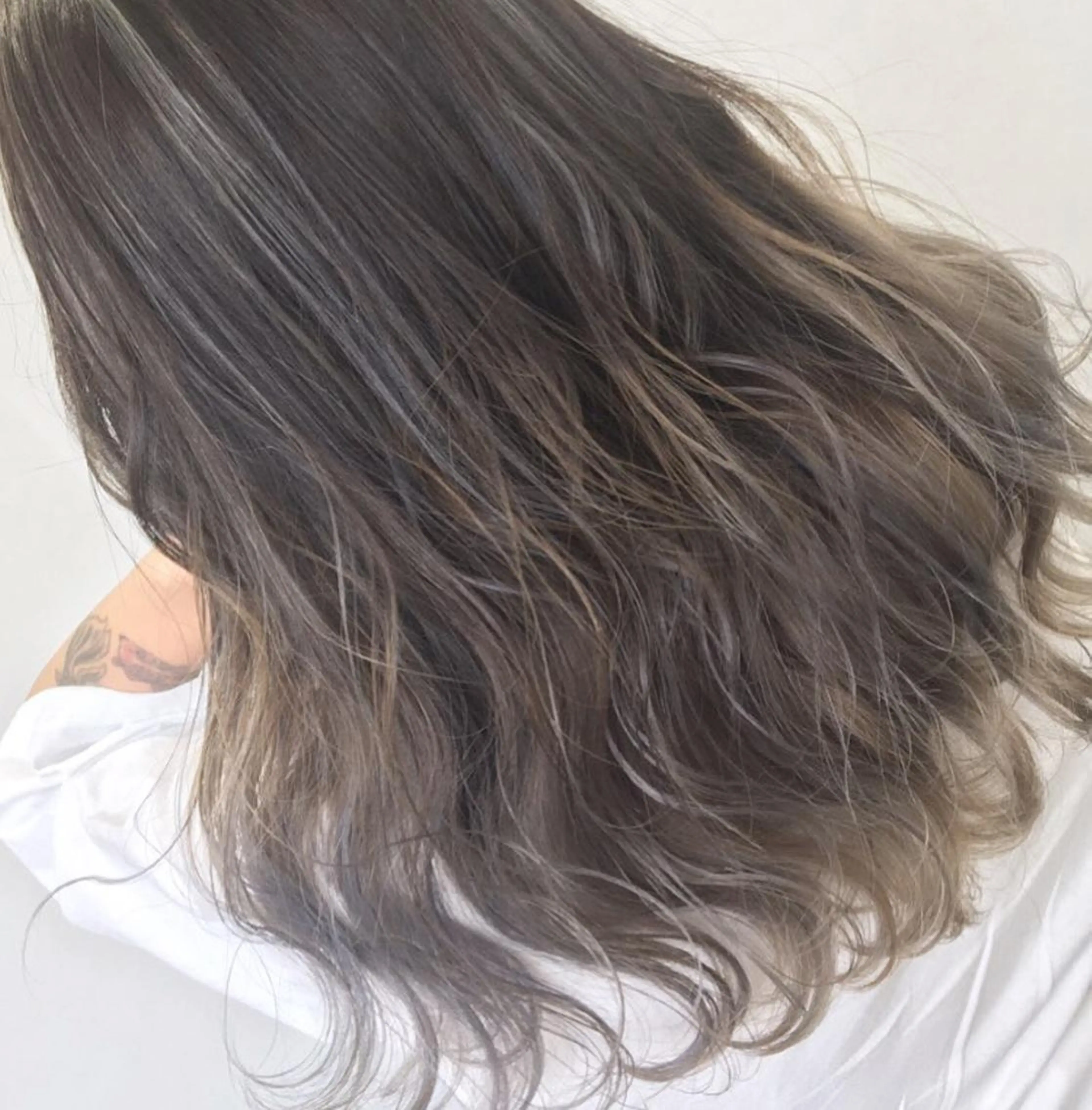 ロング カラー パーマ ブリーチ毛縮毛矯正 👑山口のヘアスタイル