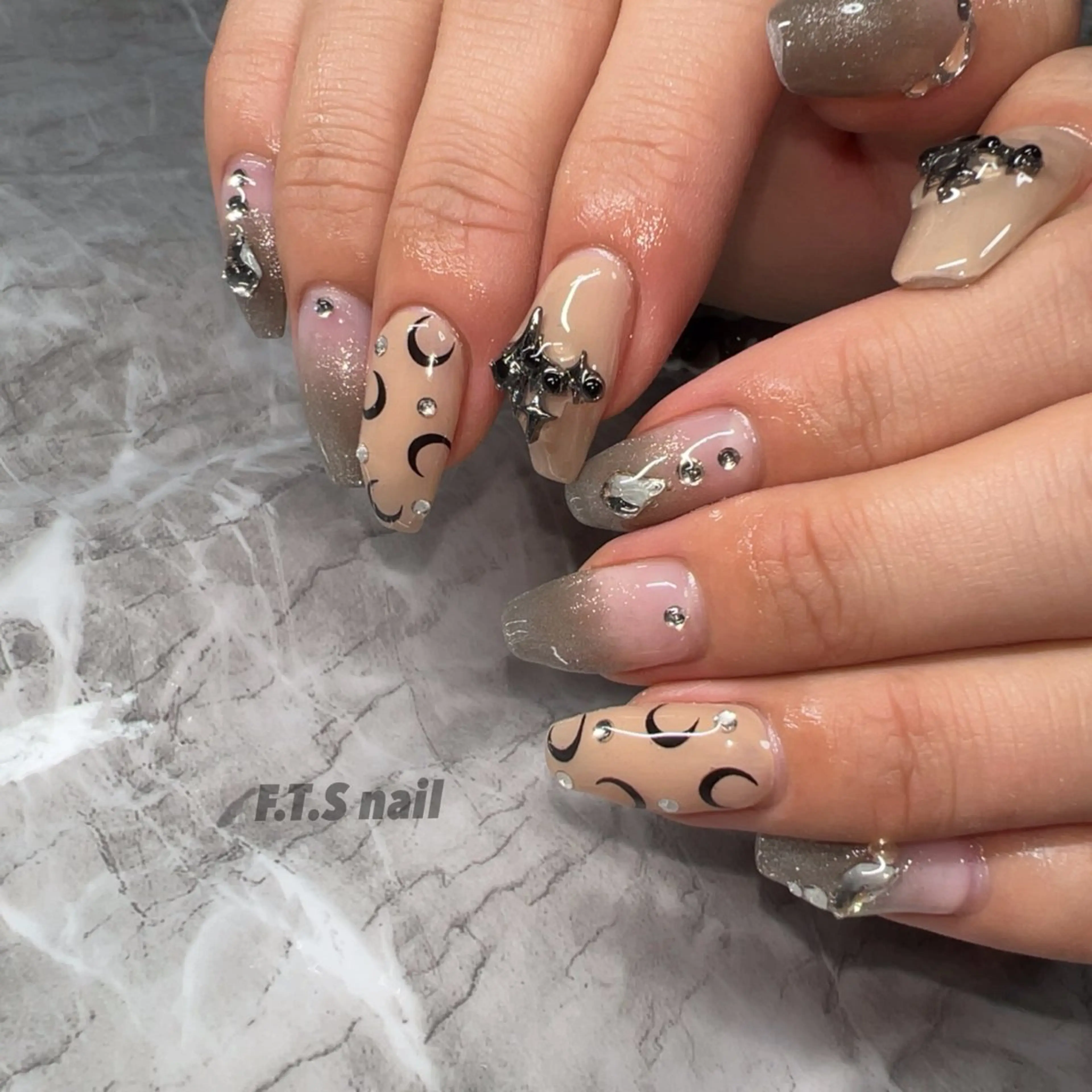 ネイル F.T.S nailのネイルデザイン