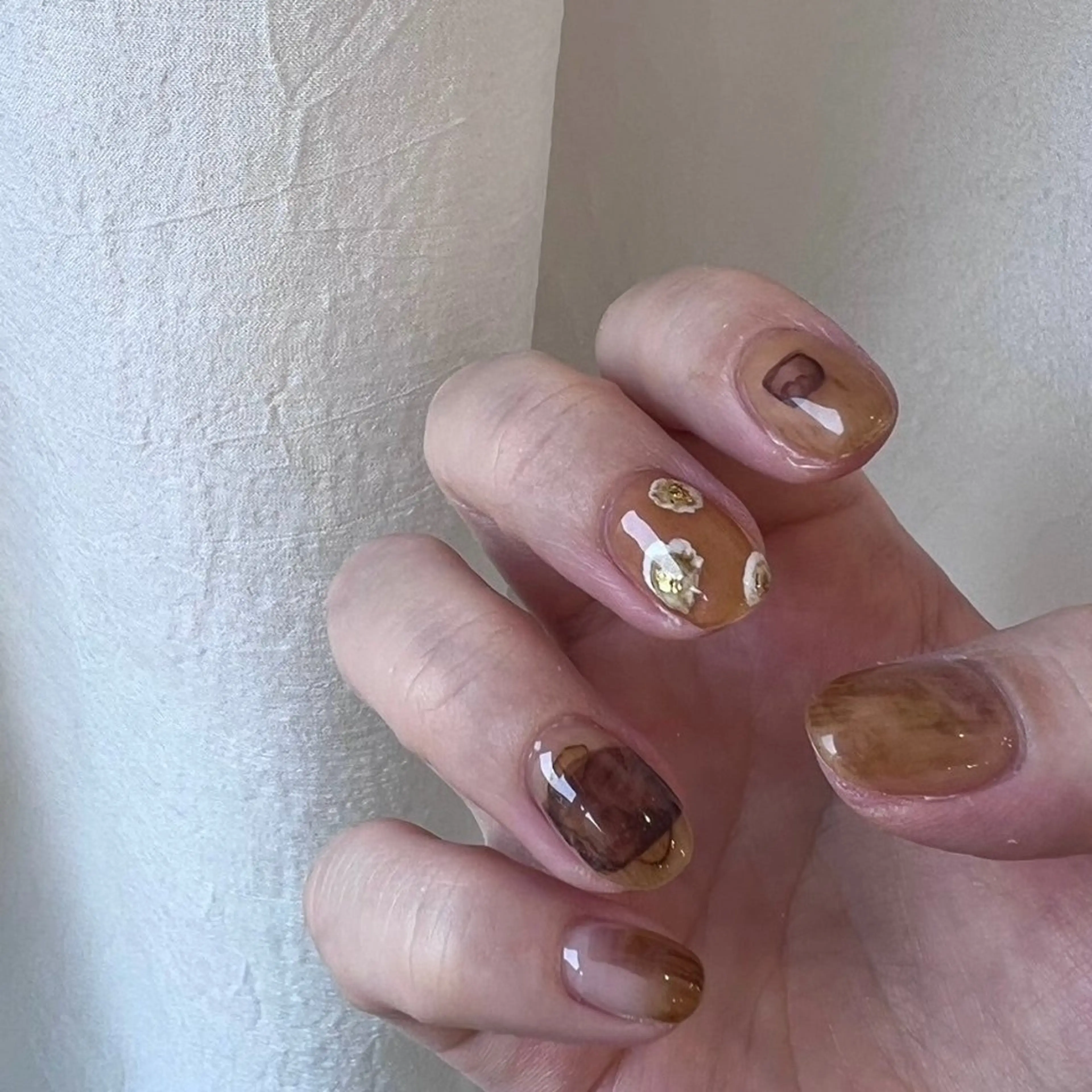 ネイル ブラウン ショートネイル nail◯ petitnanoのネイルデザイン