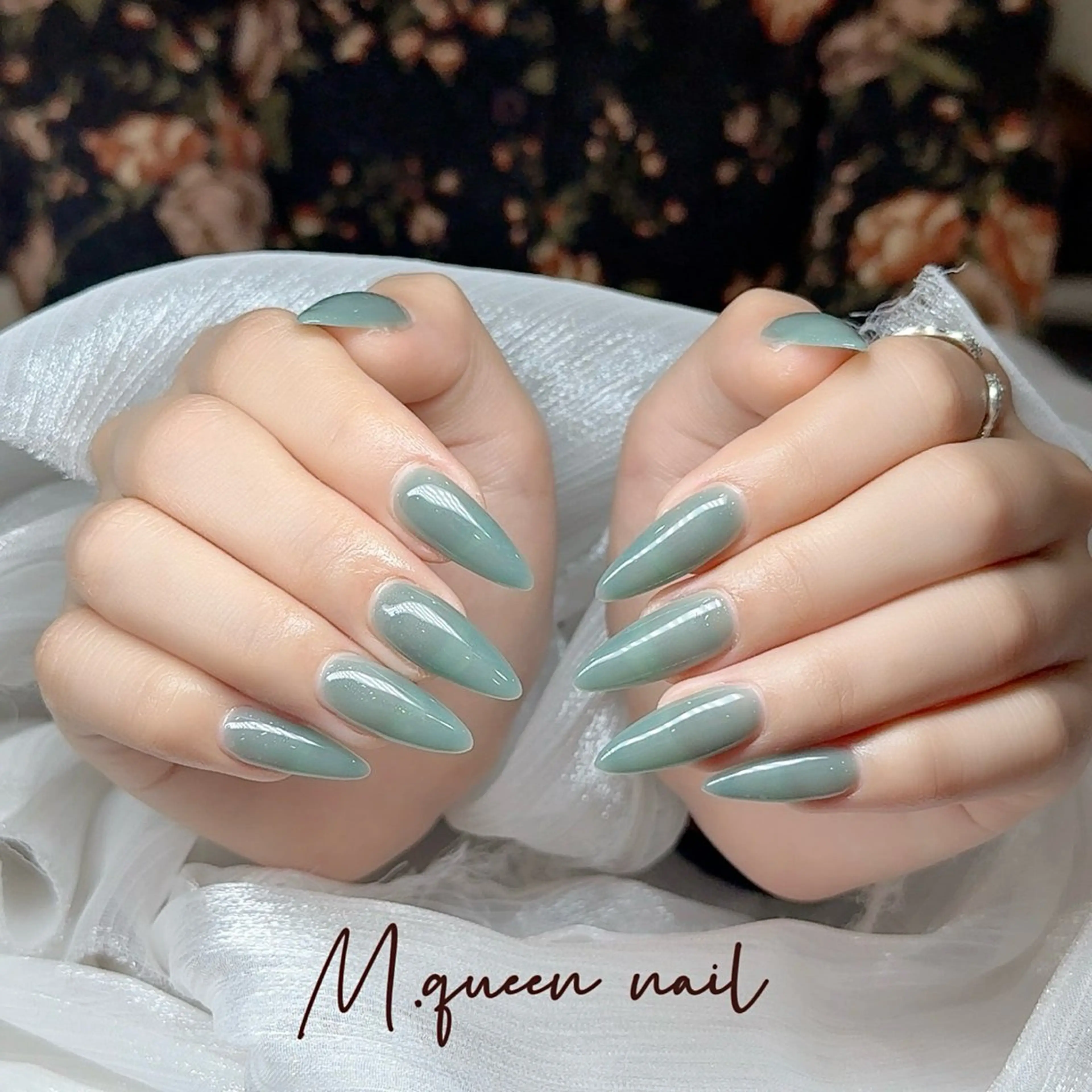 ネイル MQueen ネイルサロンマルのネイルデザイン