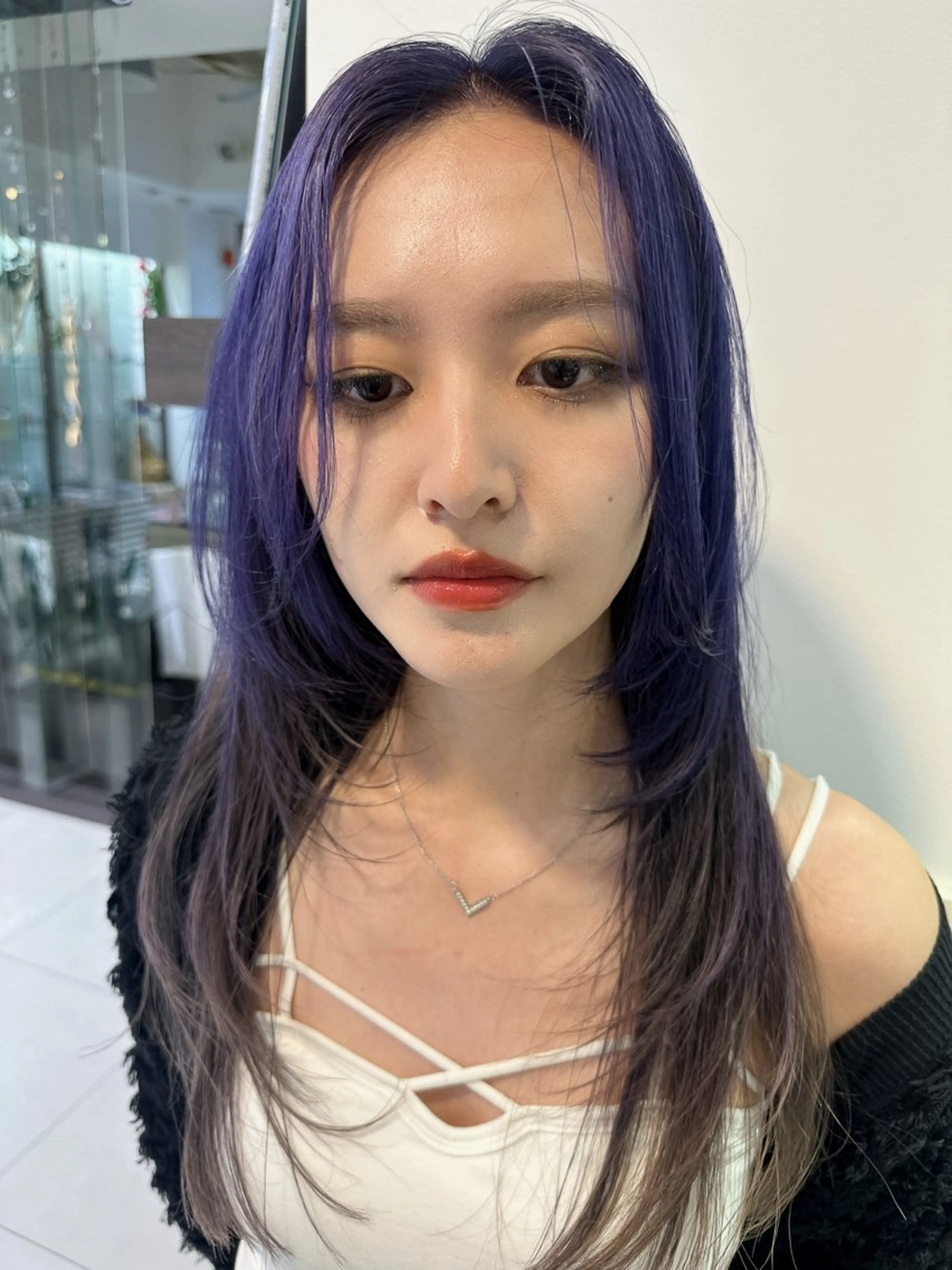 ロング レイヤー 艶々カラーのヘアスタイル