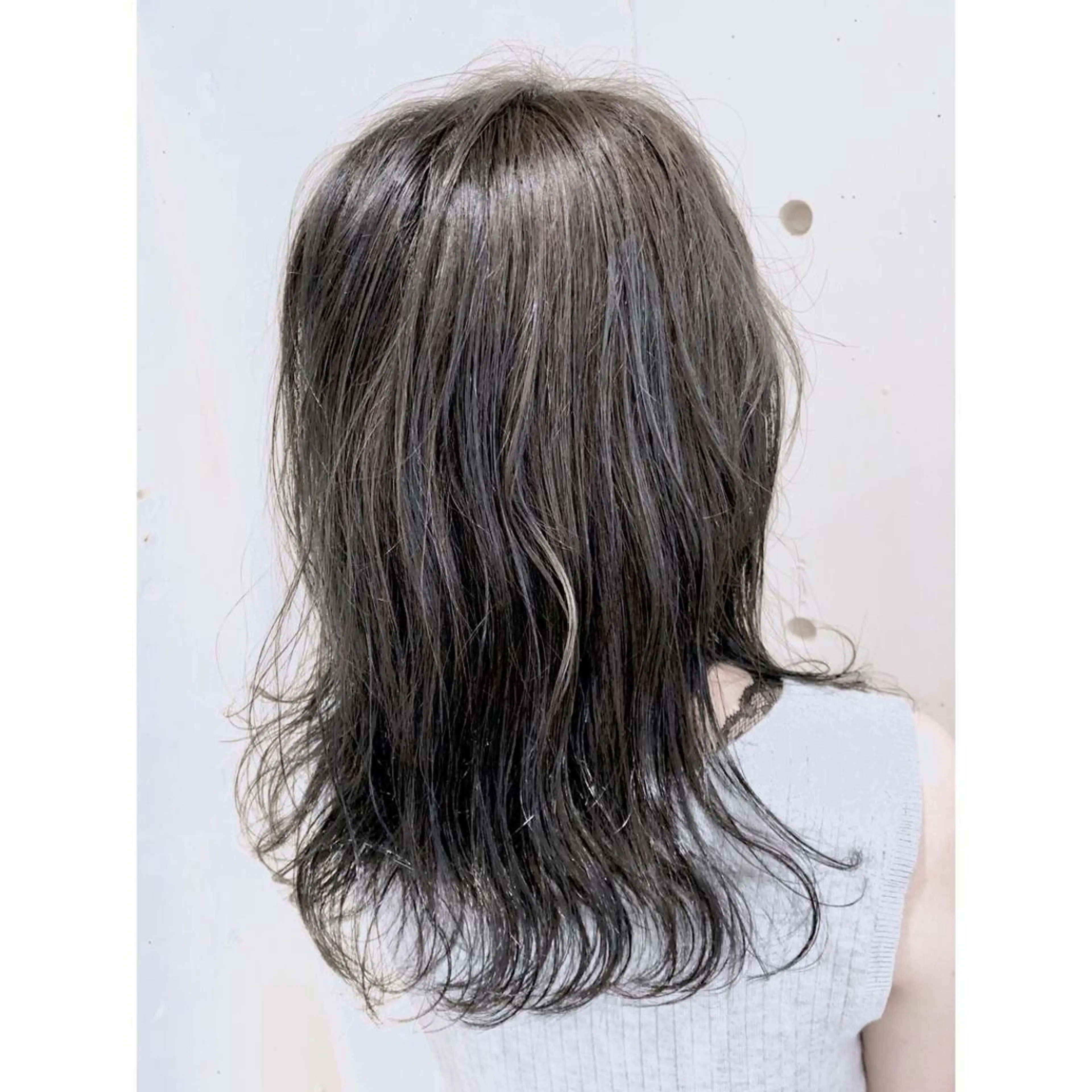ミディアム カラー パーマ ヘアアレンジ ブリーチ 透明感カラー グラデーションカラー グレージュ ハイライトカラー 【ツヤ髪美容師】 ツダケイスケのヘアスタイル