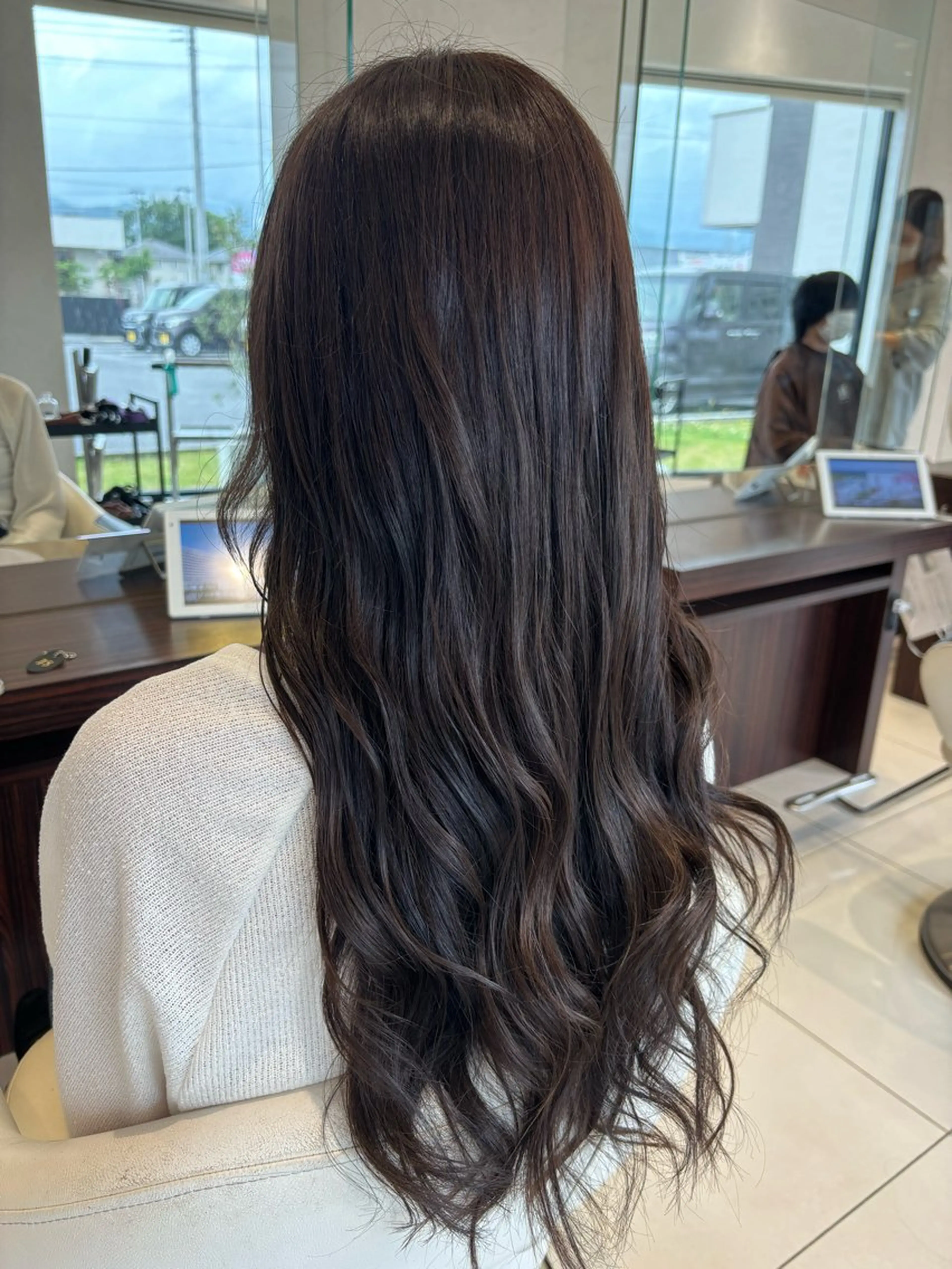 カラー 前田 藍央のヘアスタイル