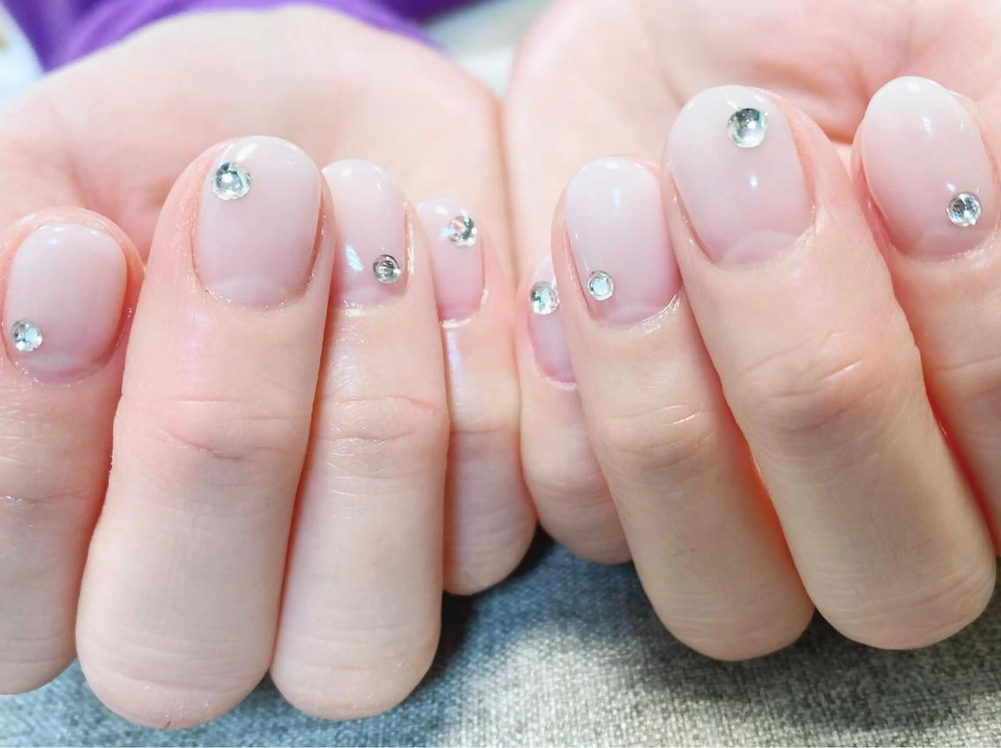 ネイル シンプルネイル ストーンネイル ハンドネイル Nail salon mewのネイルデザイン
