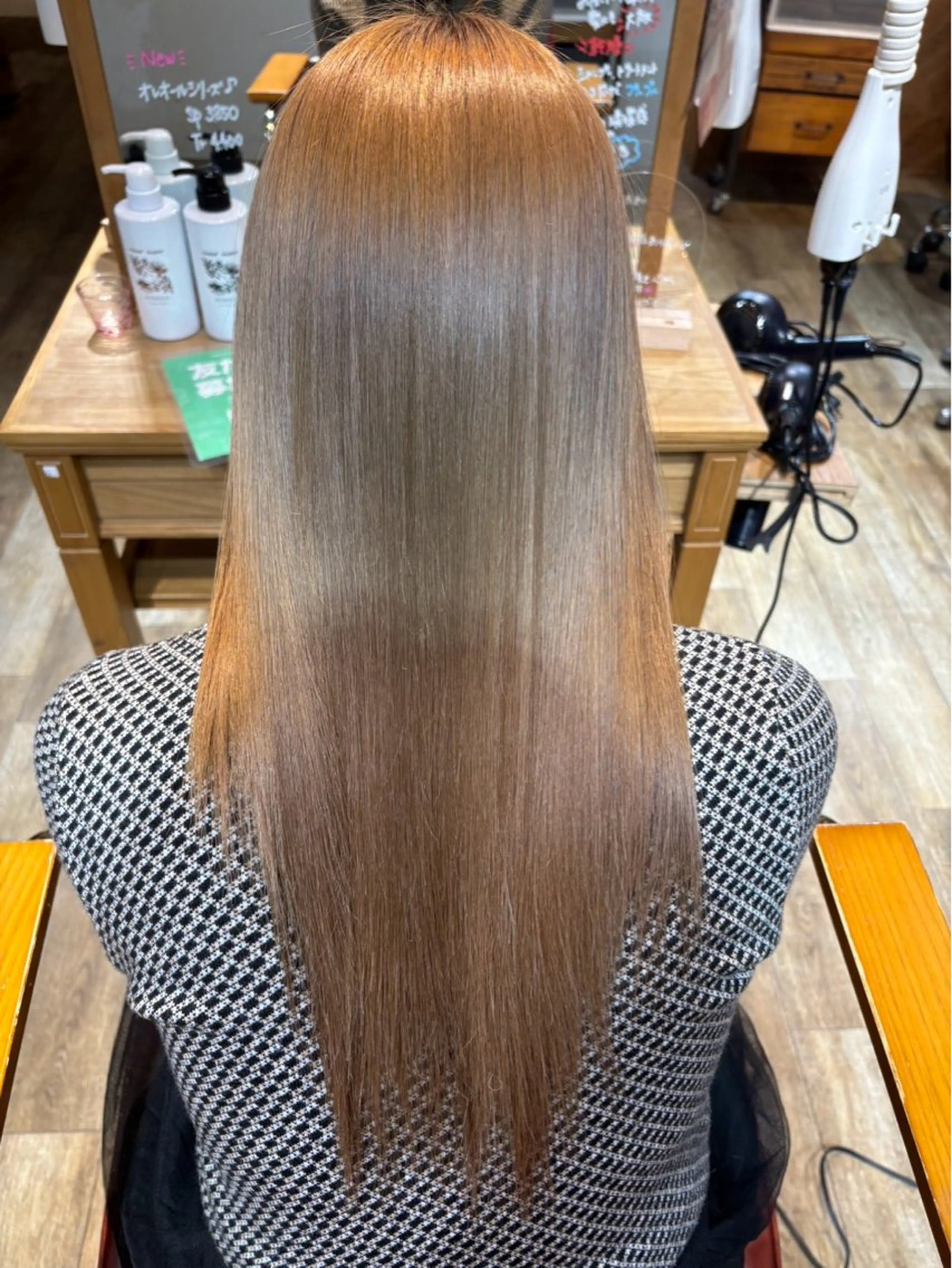 ロング カラー ブリーチ 髪質改善 髙澤 遥香のヘアスタイル