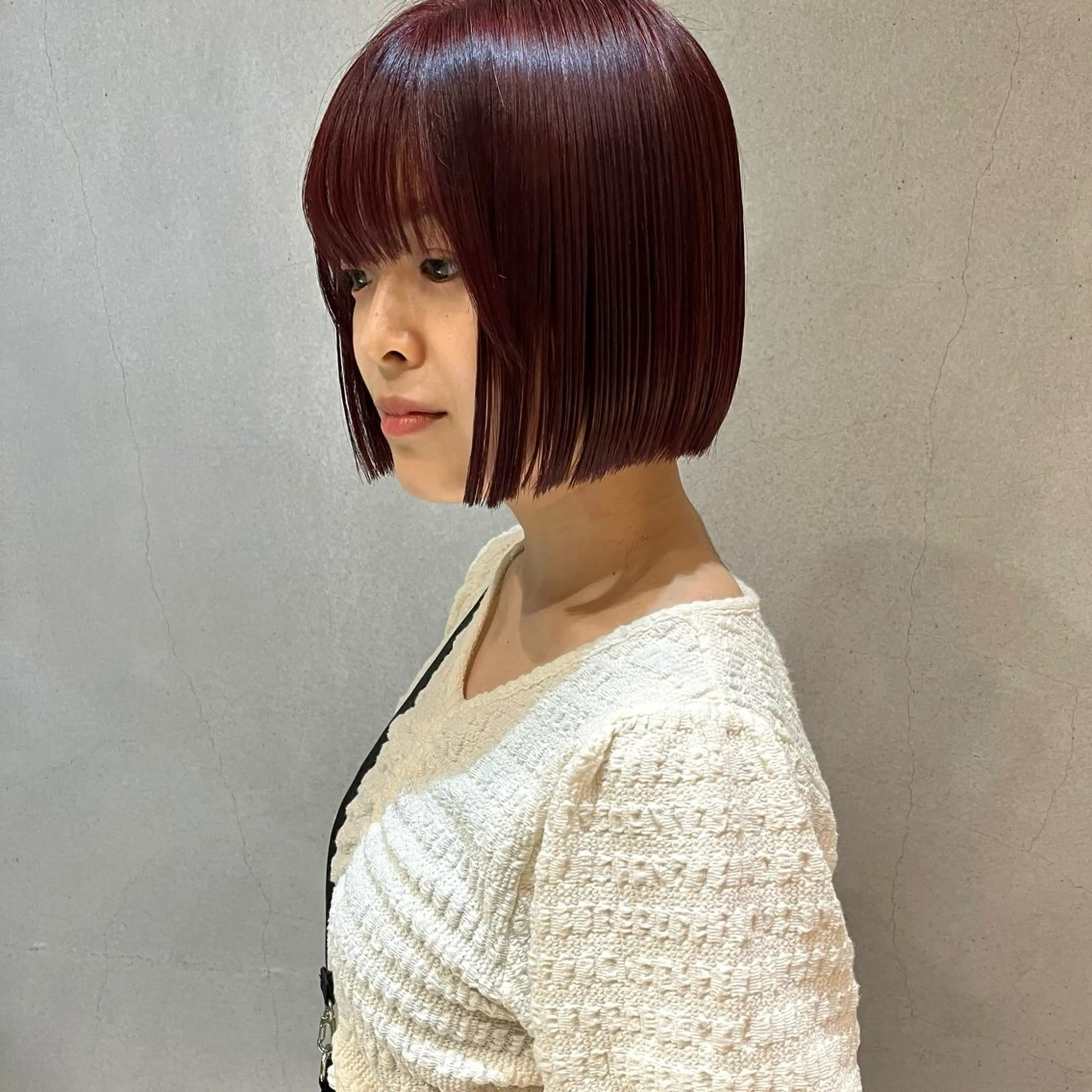 ショート カラー 切りっぱなしボブ ボブ 外ハネヘア カット ヘアカラー ボブ/透明感カラー /坂口恵梨子のヘアスタイル