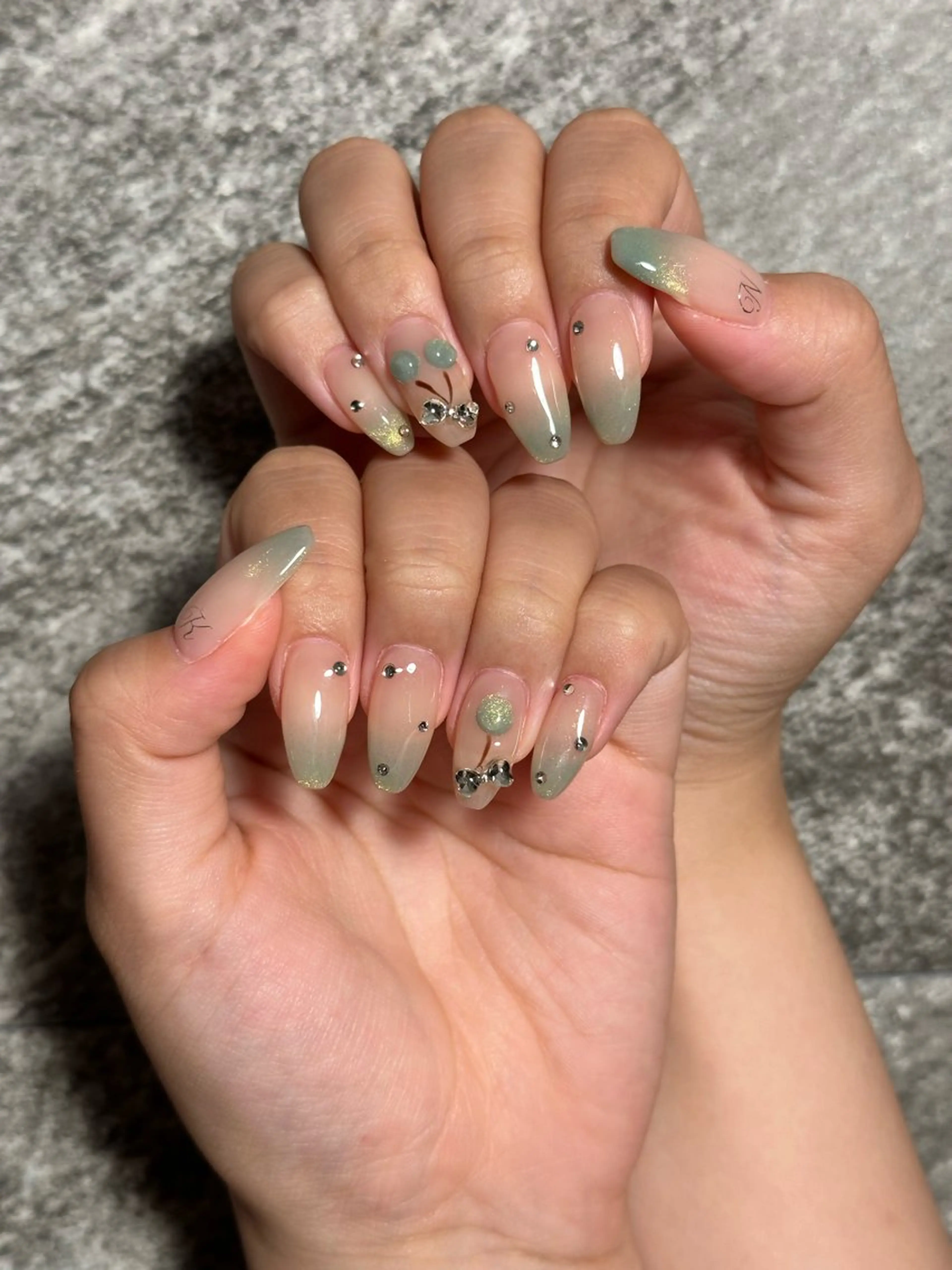 ネイル ハンドネイル Yuji .Fのネイルデザイン